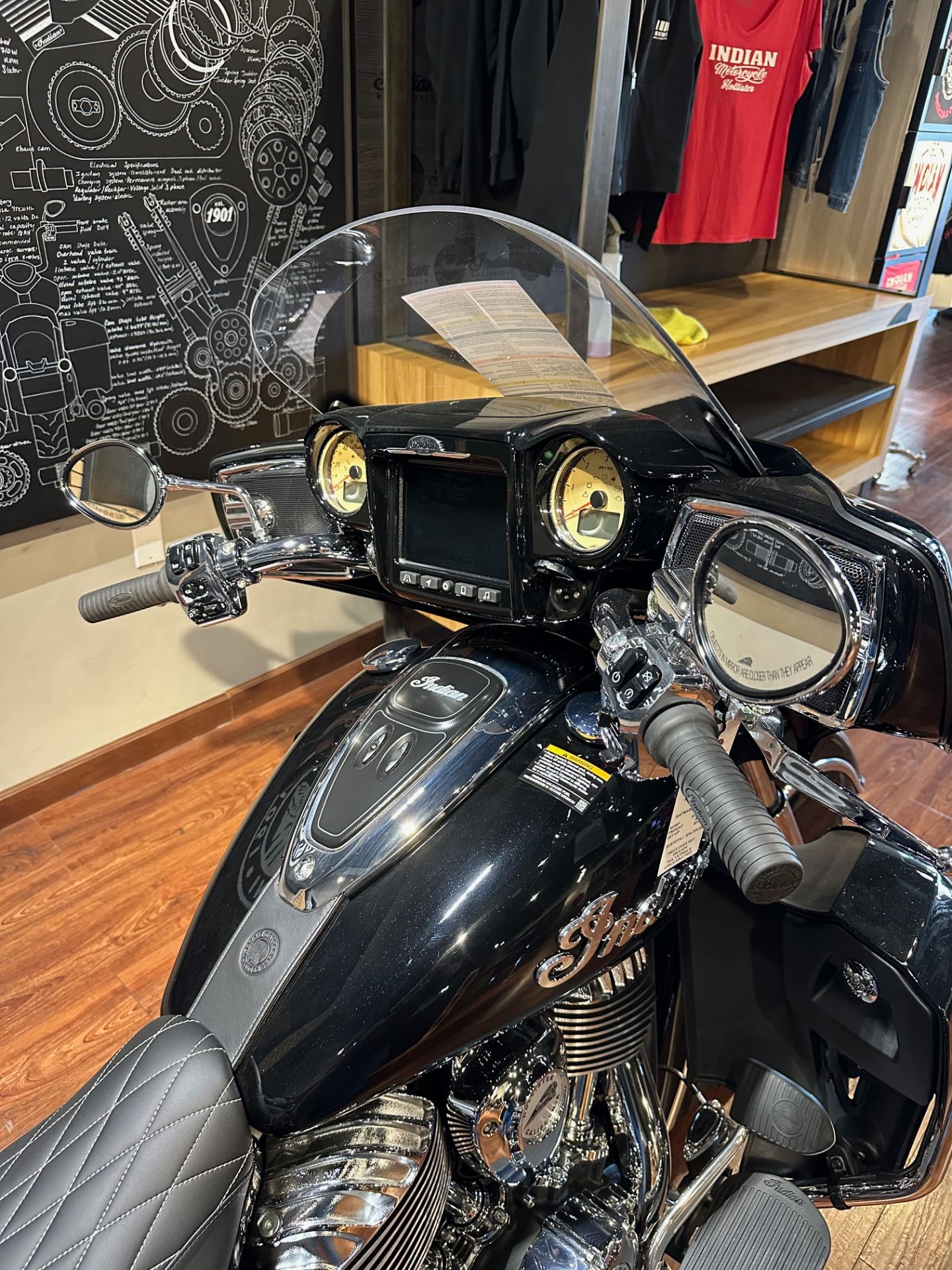2025 Indian Motorcycle Roadmaster® in Hollister, California - Photo 11