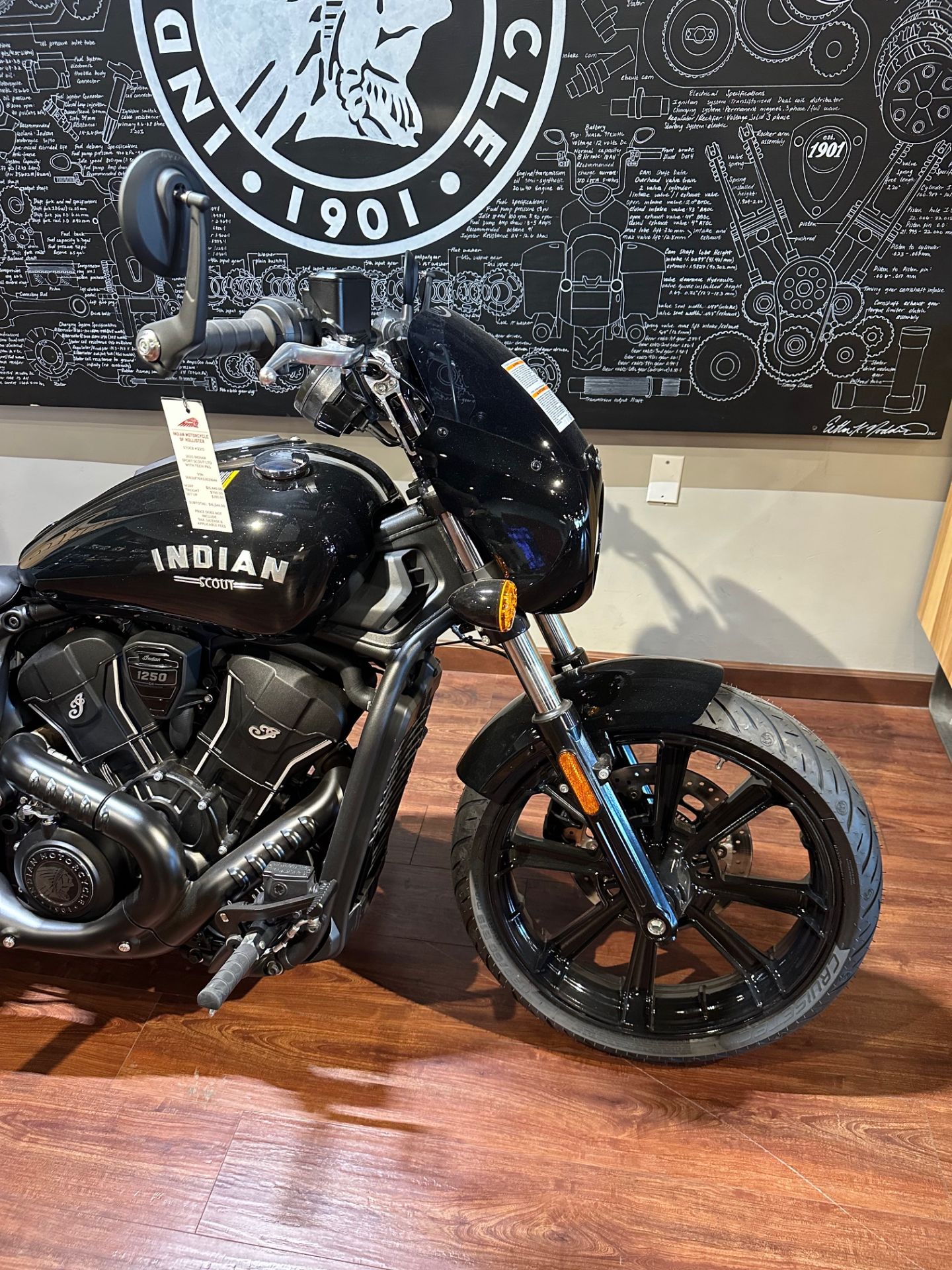 2025 Indian Motorcycle Sport Scout® Limited +Tech in Hollister, California - Photo 9