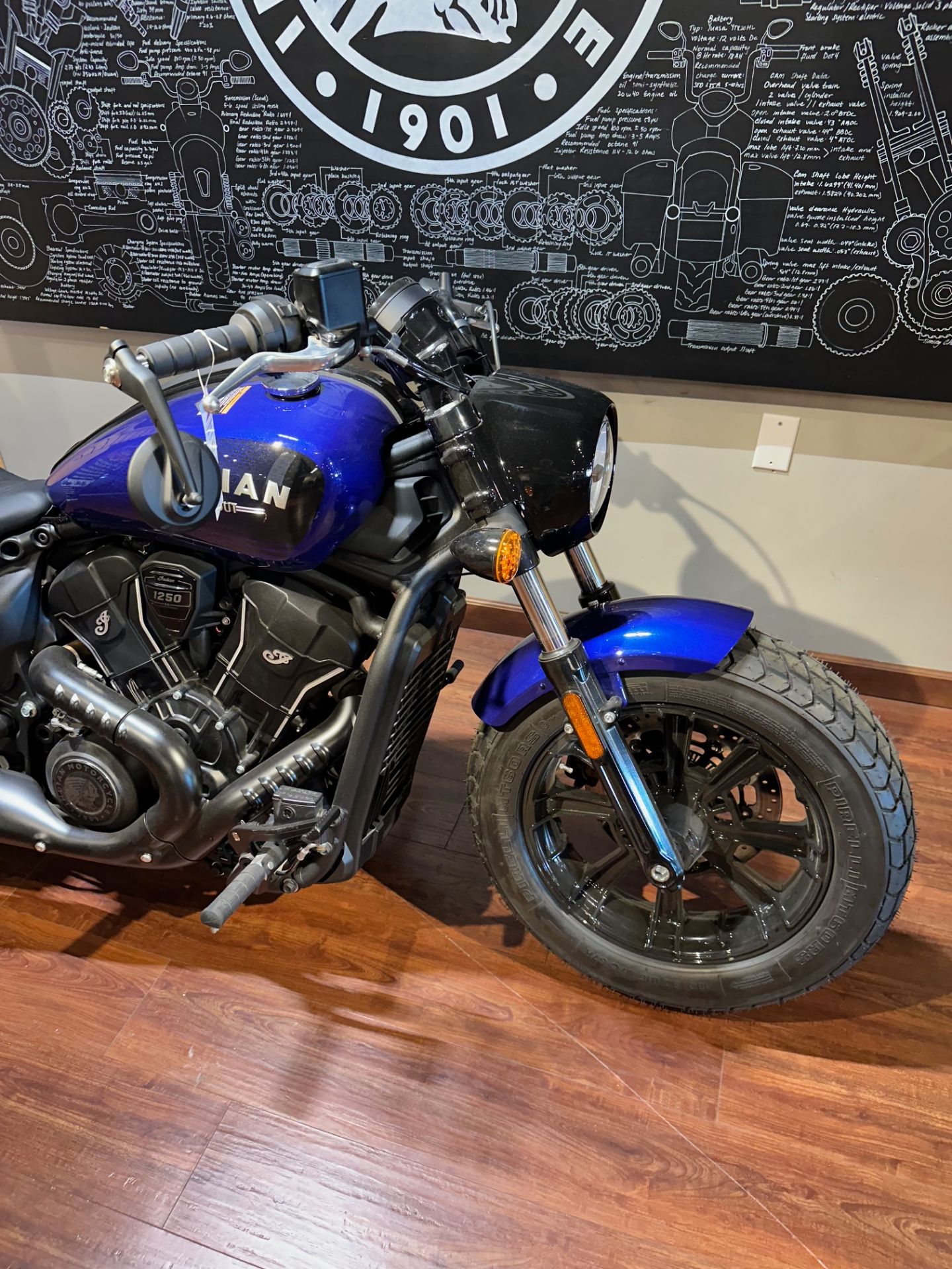2025 Indian Motorcycle Scout® Bobber Limited +Tech in Hollister, California - Photo 9