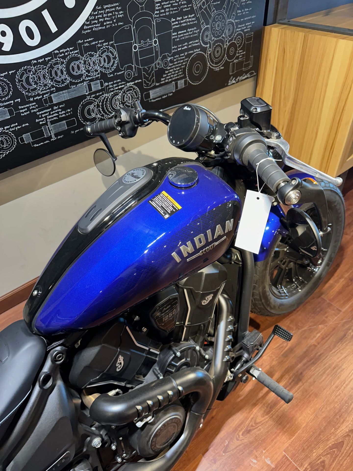 2025 Indian Motorcycle Scout® Bobber Limited +Tech in Hollister, California - Photo 11