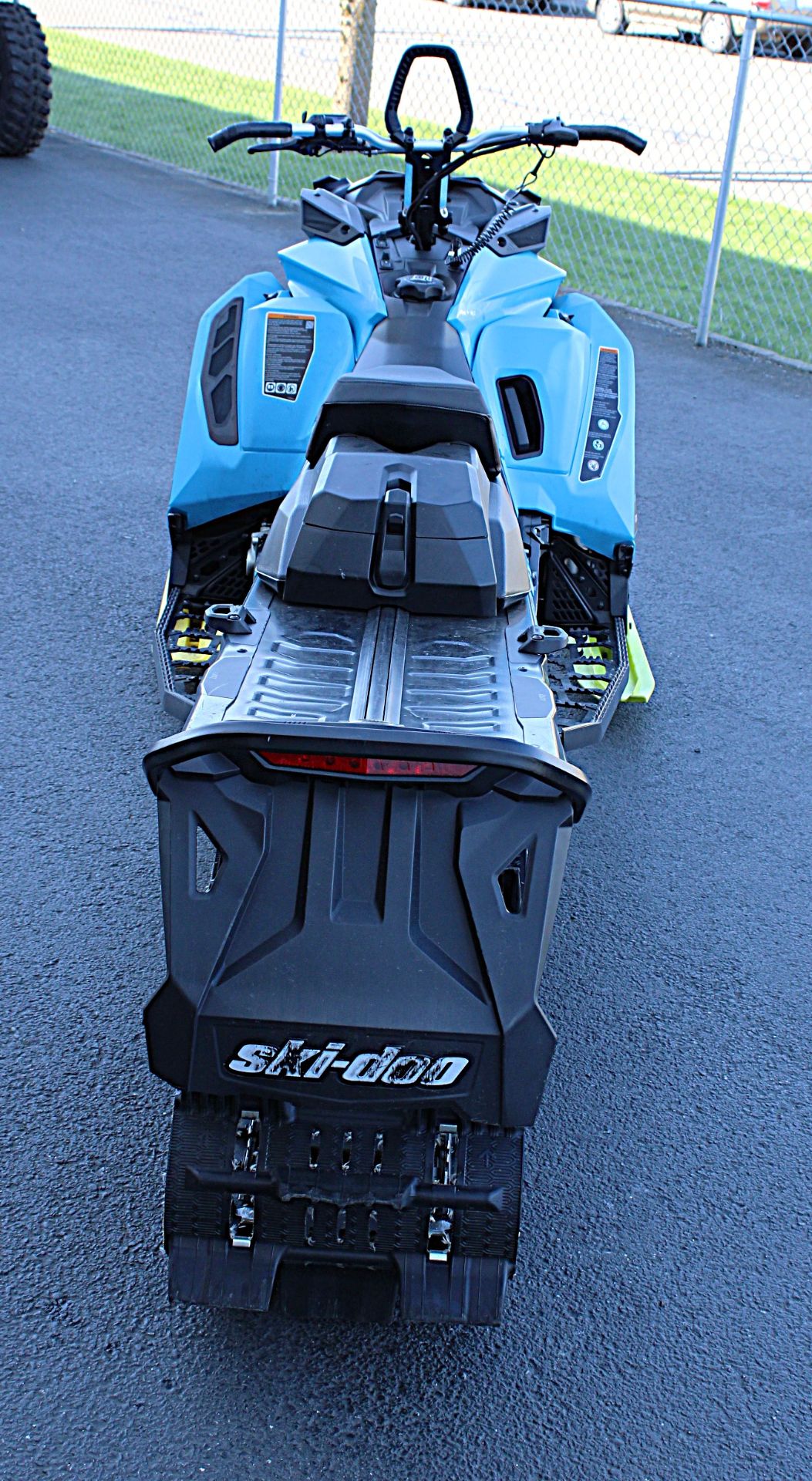 2020 Ski-Doo Summit SP 154 850 E-TEC SHOT PowderMax Light 3.0 w/ FlexEdge in Burlington, Washington - Photo 4