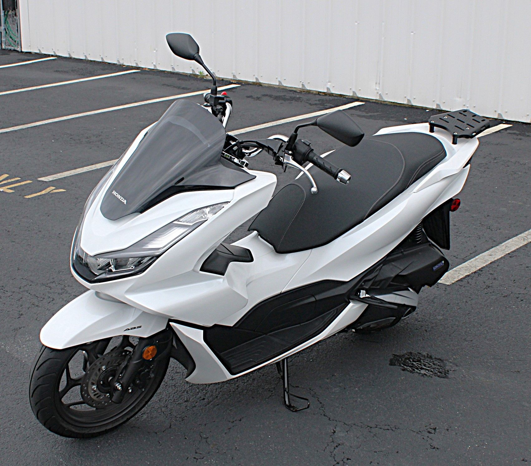 2021 Honda PCX150 ABS in Burlington, Washington - Photo 2