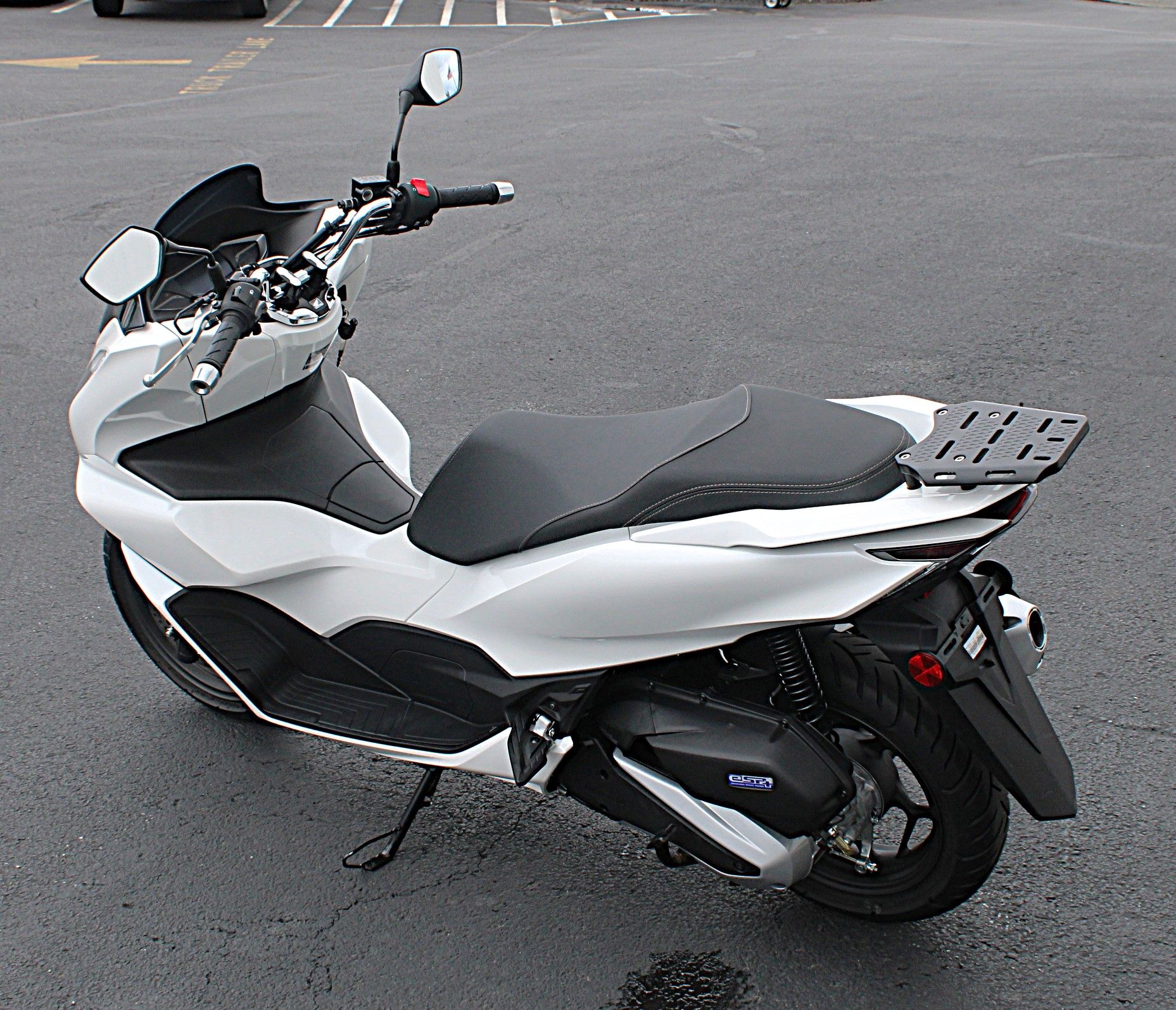 2021 Honda PCX150 ABS in Burlington, Washington - Photo 4