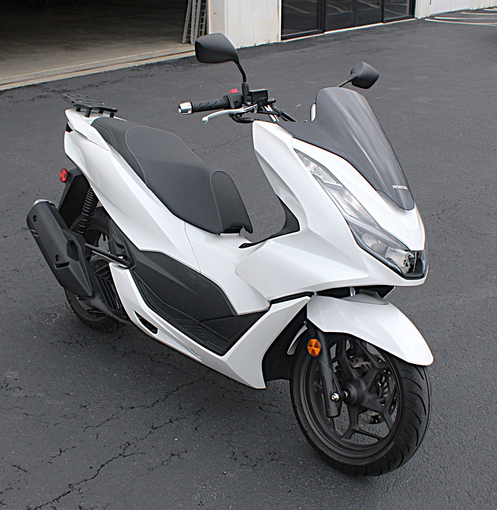 2021 Honda PCX150 ABS in Burlington, Washington - Photo 8