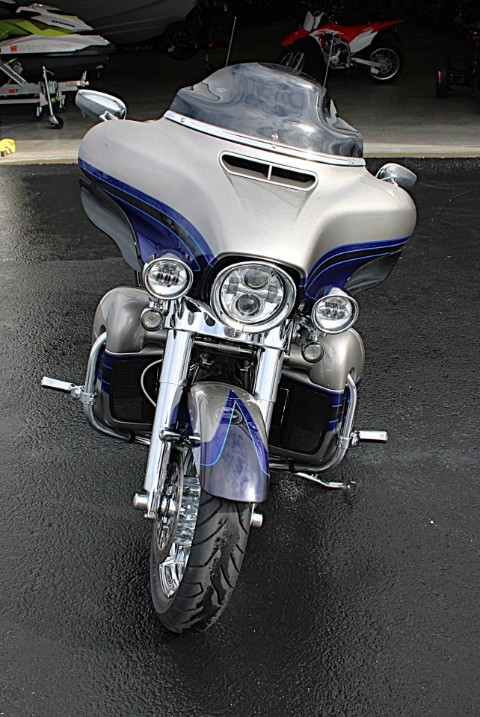 2017 Harley-Davidson CVO™ Limited in Burlington, Washington - Photo 2