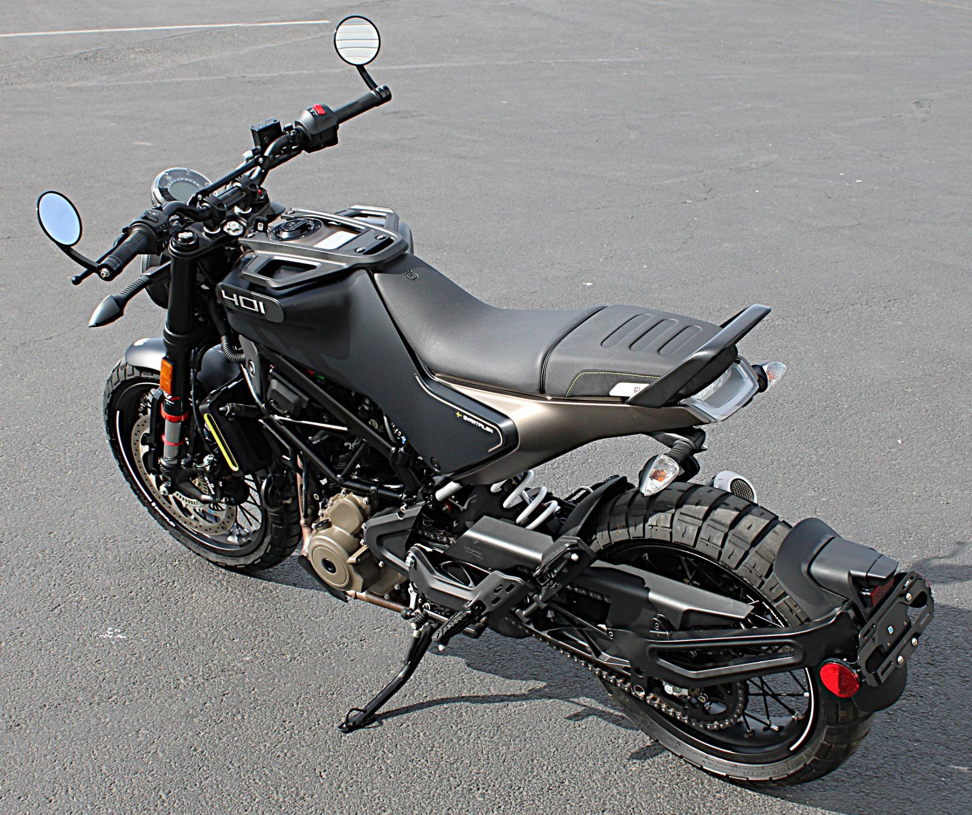 2023 Husqvarna Svartpilen 401 in Burlington, Washington - Photo 8