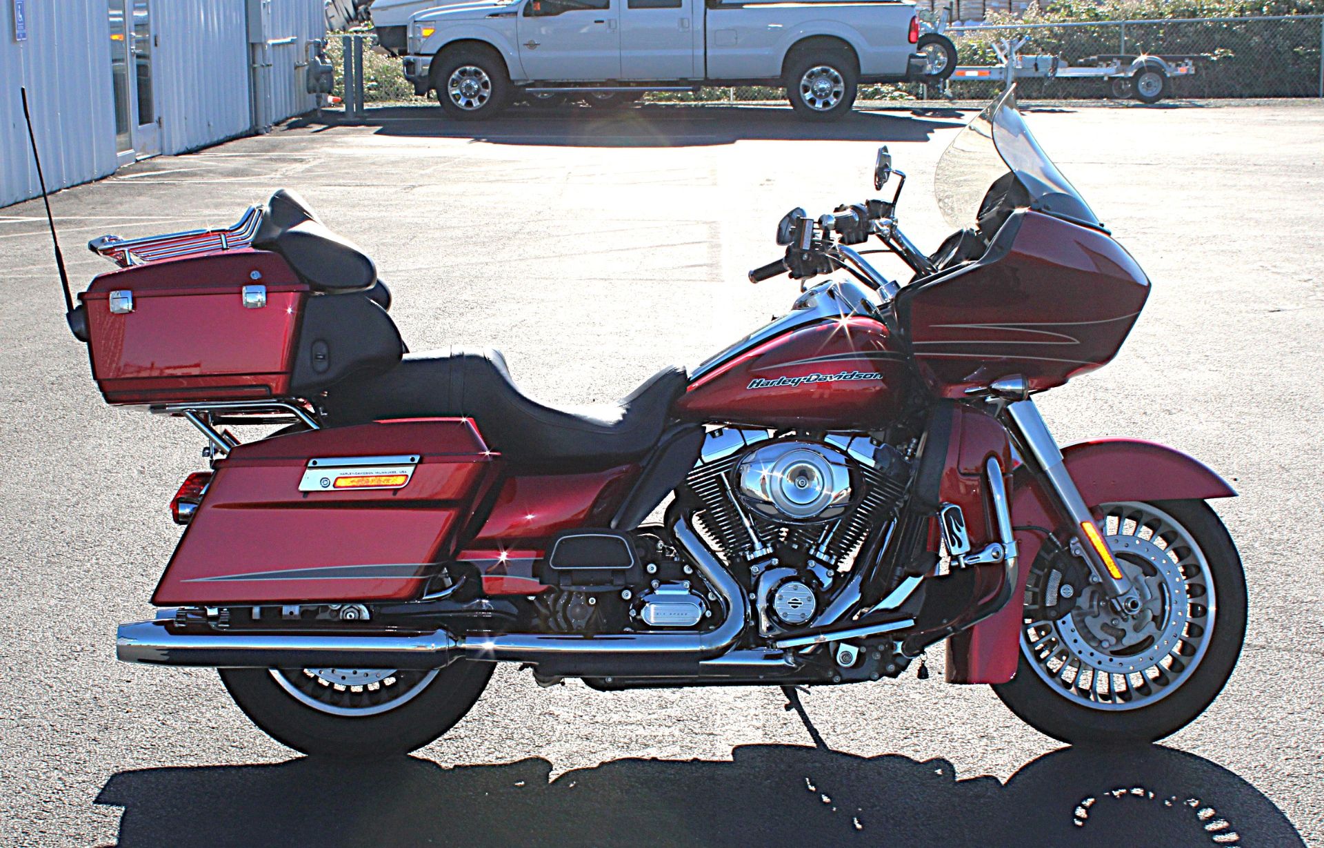 2013 Harley-Davidson Road Glide® Ultra in Burlington, Washington - Photo 2