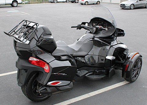 2015 Can-Am Spyder® RT-S SE6 in Burlington, Washington - Photo 6