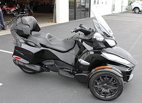 2015 Can-Am Spyder® RT-S SE6 in Burlington, Washington - Photo 8