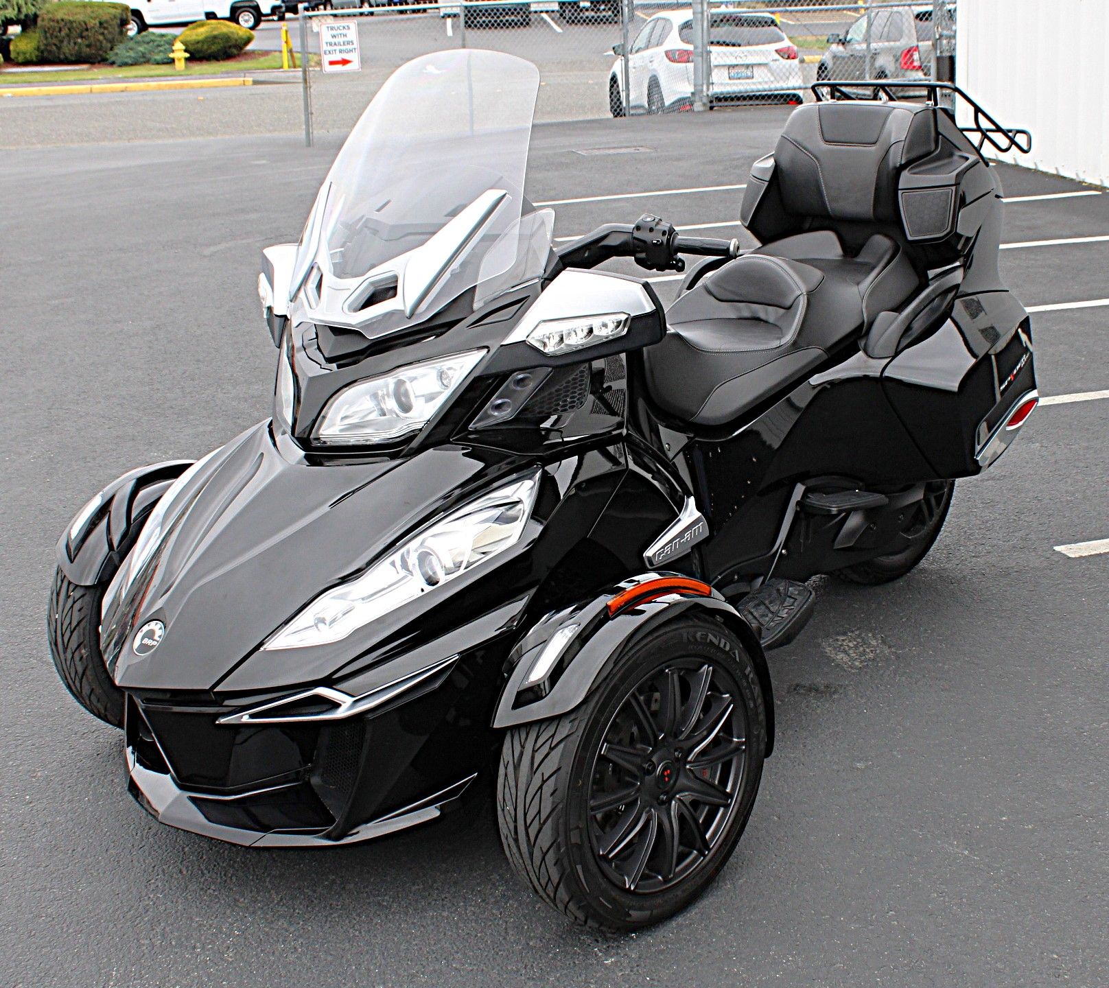 2015 Can-Am Spyder® RT-S SE6 in Burlington, Washington - Photo 2