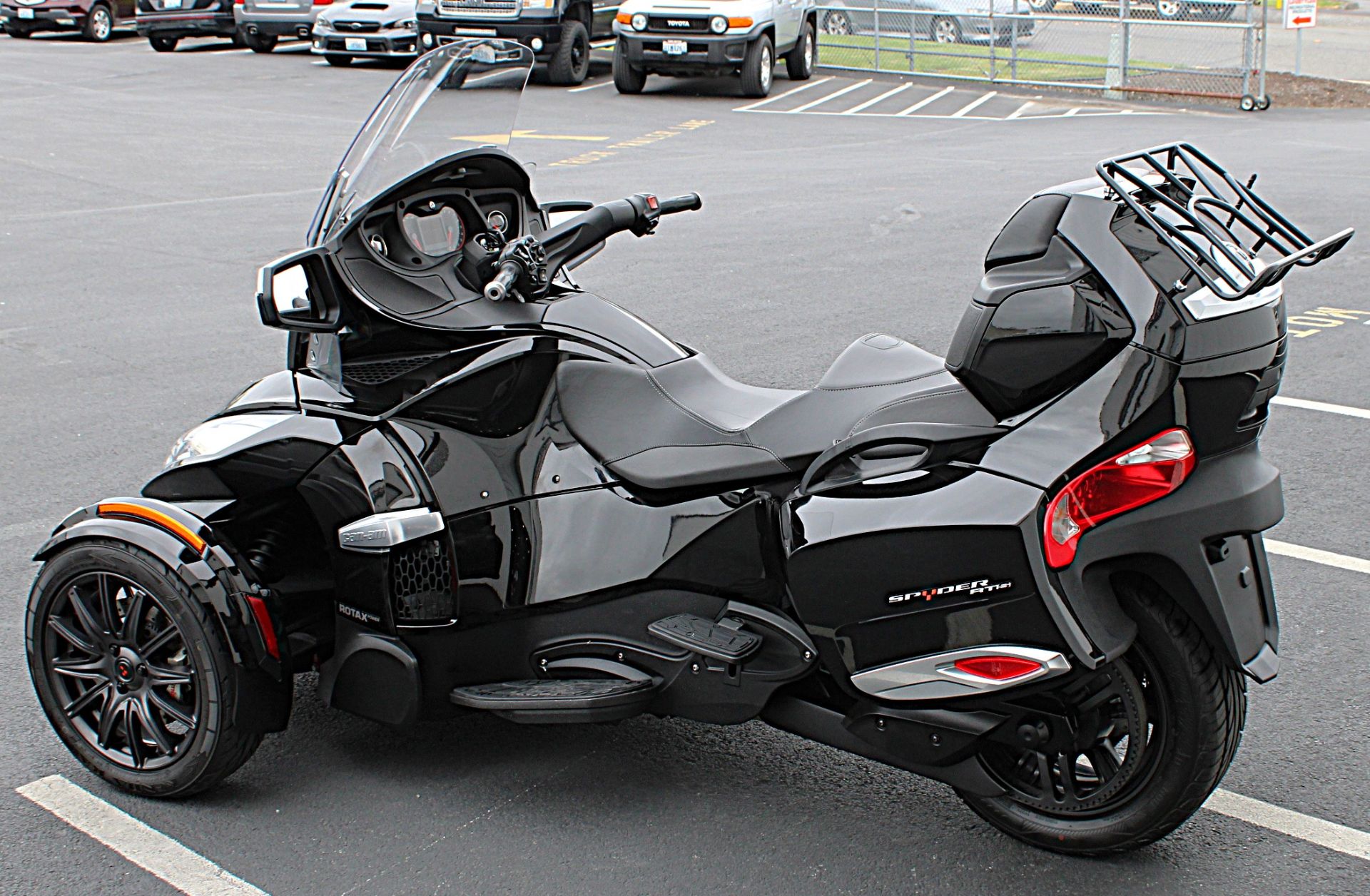 2015 Can-Am Spyder® RT-S SE6 in Burlington, Washington - Photo 4