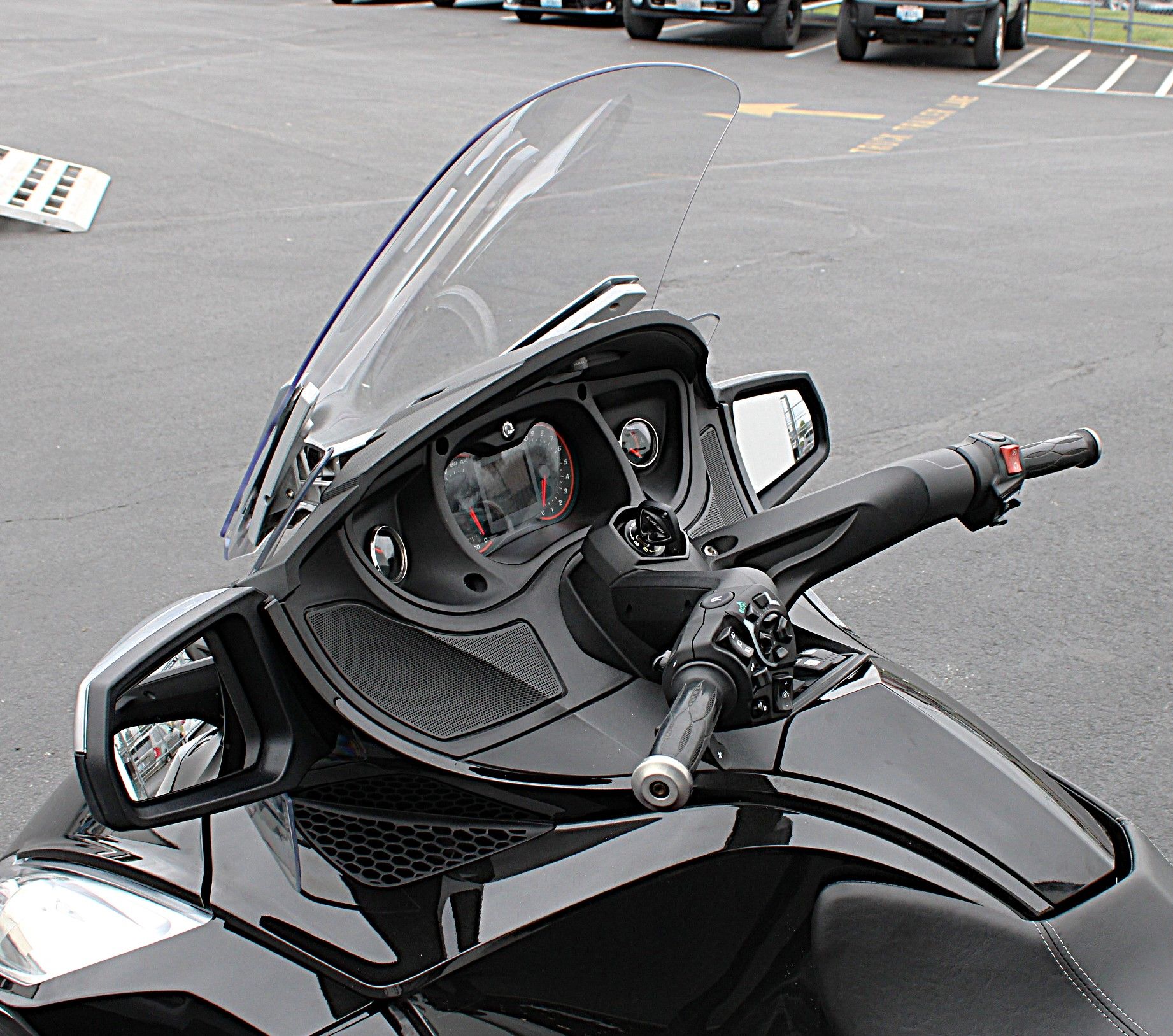 2015 Can-Am Spyder® RT-S SE6 in Burlington, Washington - Photo 10