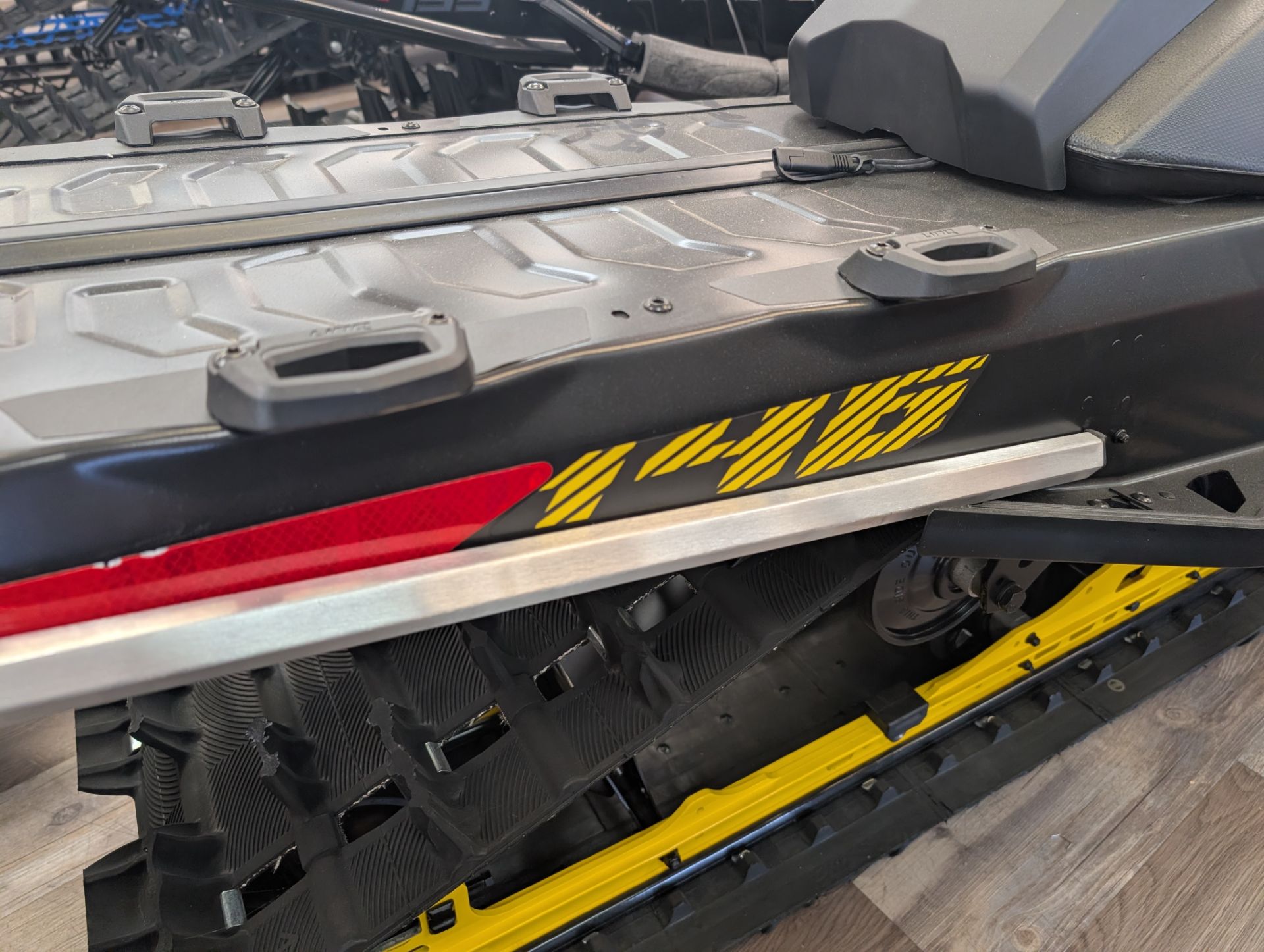 2026 Ski-Doo Summit NEO+ 600 EFI ES Hurricane 1.75 w/ FlexEdge  6