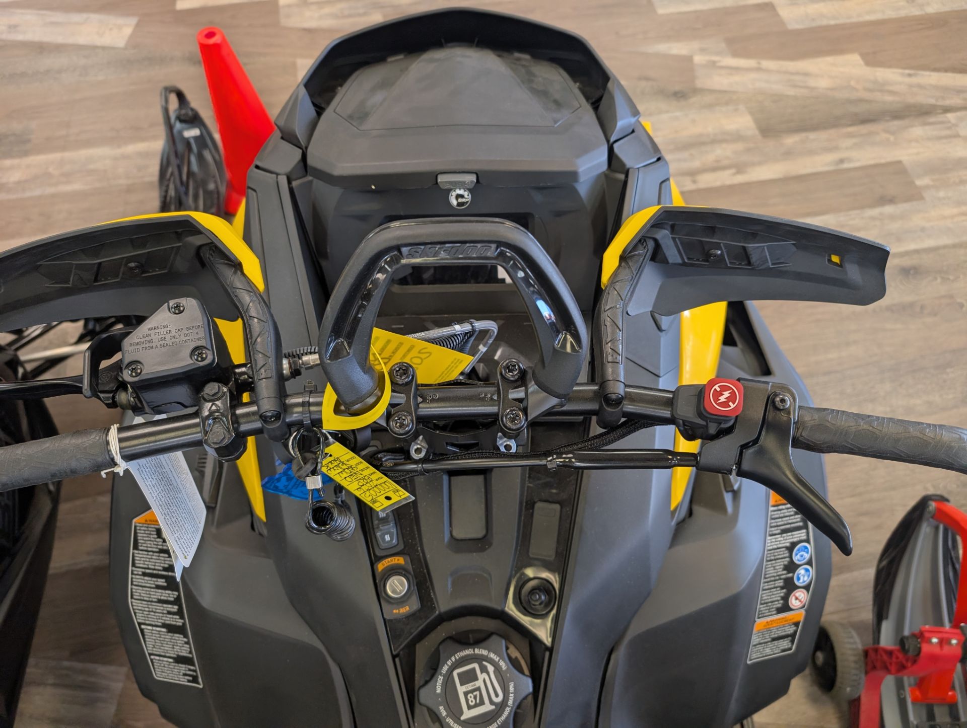 2026 Ski-Doo Summit NEO+ 600 EFI ES Hurricane 1.75 w/ FlexEdge  10