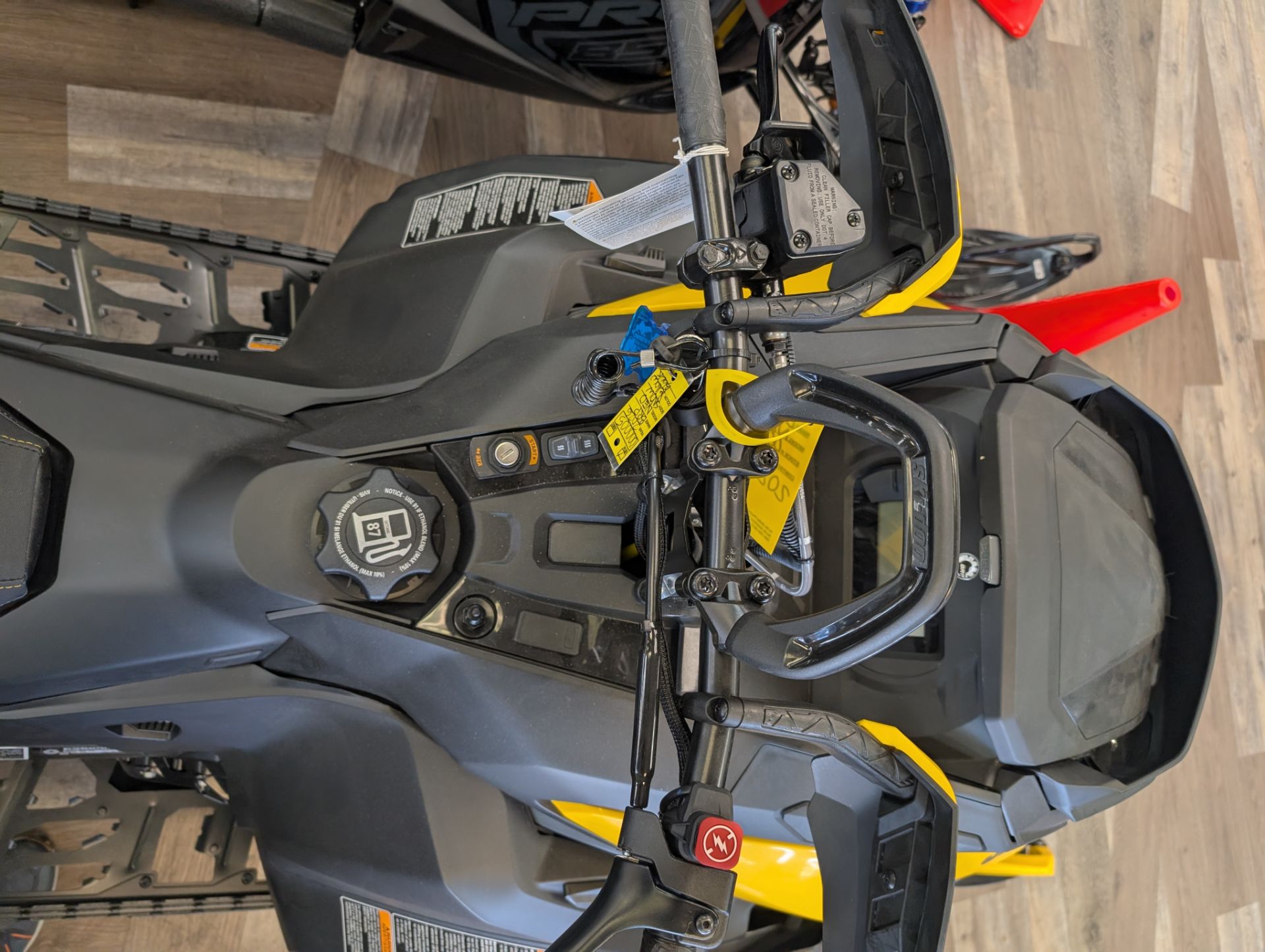 2026 Ski-Doo Summit NEO+ 600 EFI ES Hurricane 1.75 w/ FlexEdge  11