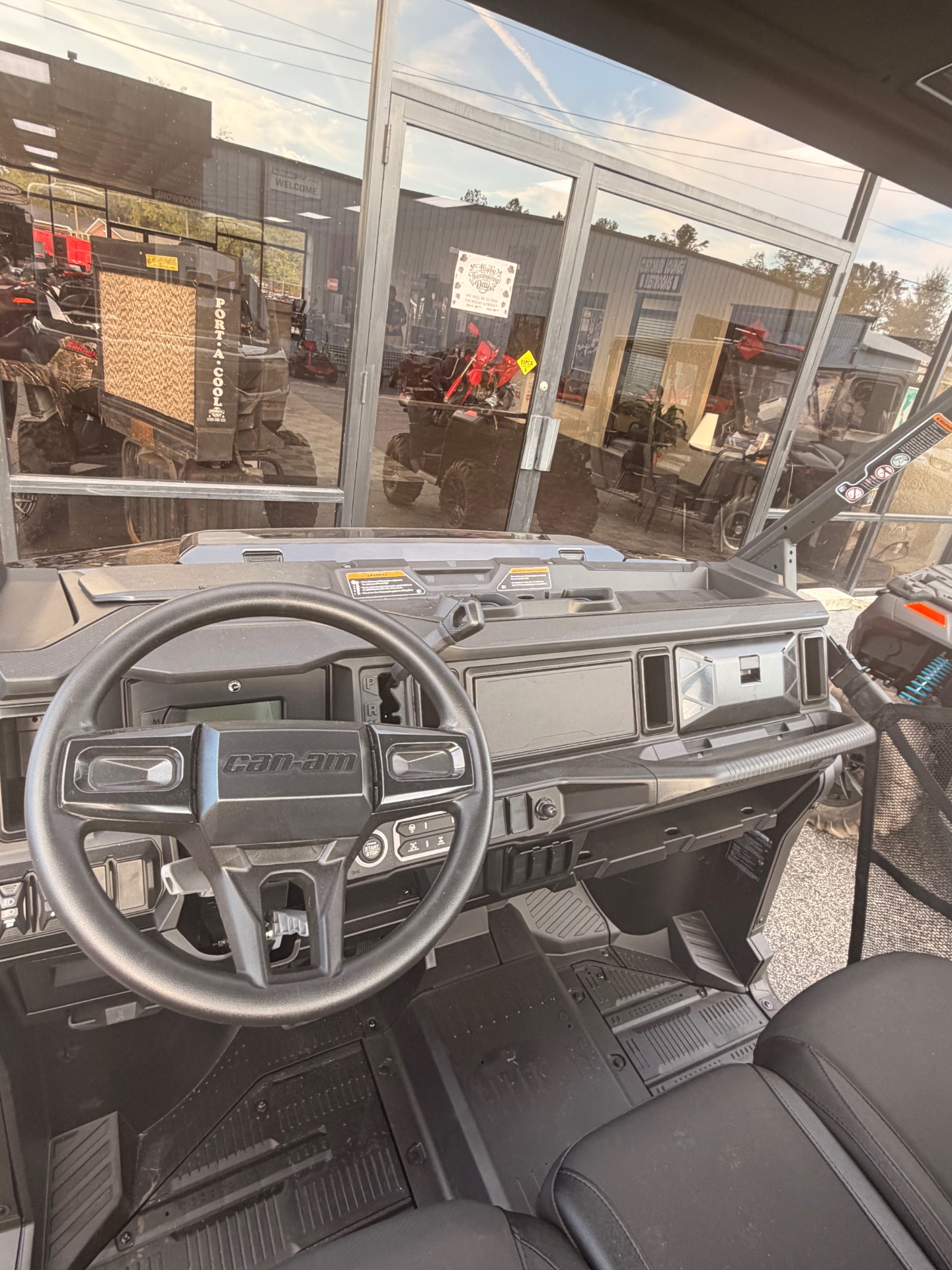 2026 Can-Am™ Defender XT HD11 6