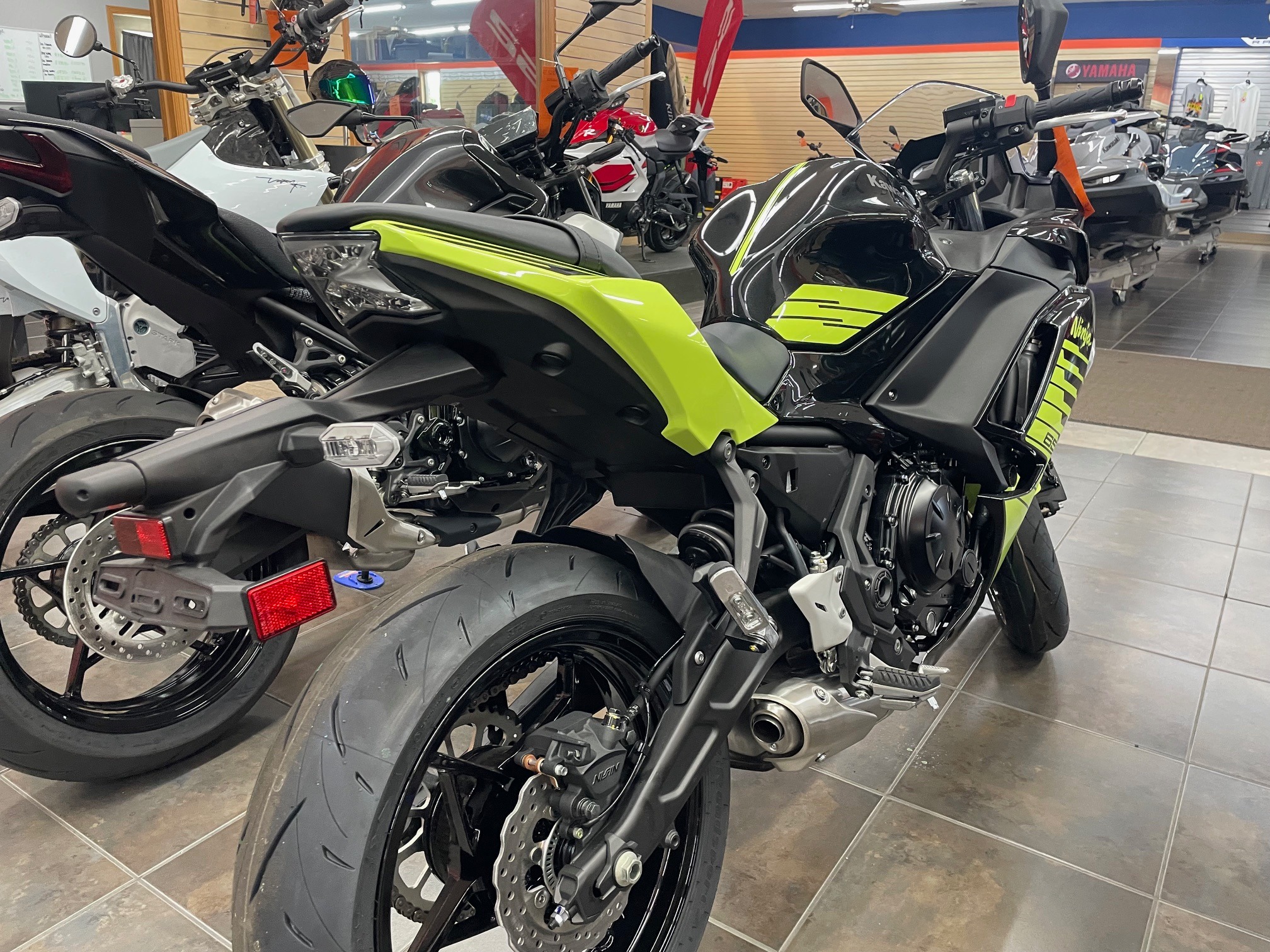 2026 Kawasaki Ninja® 650 ABS 4