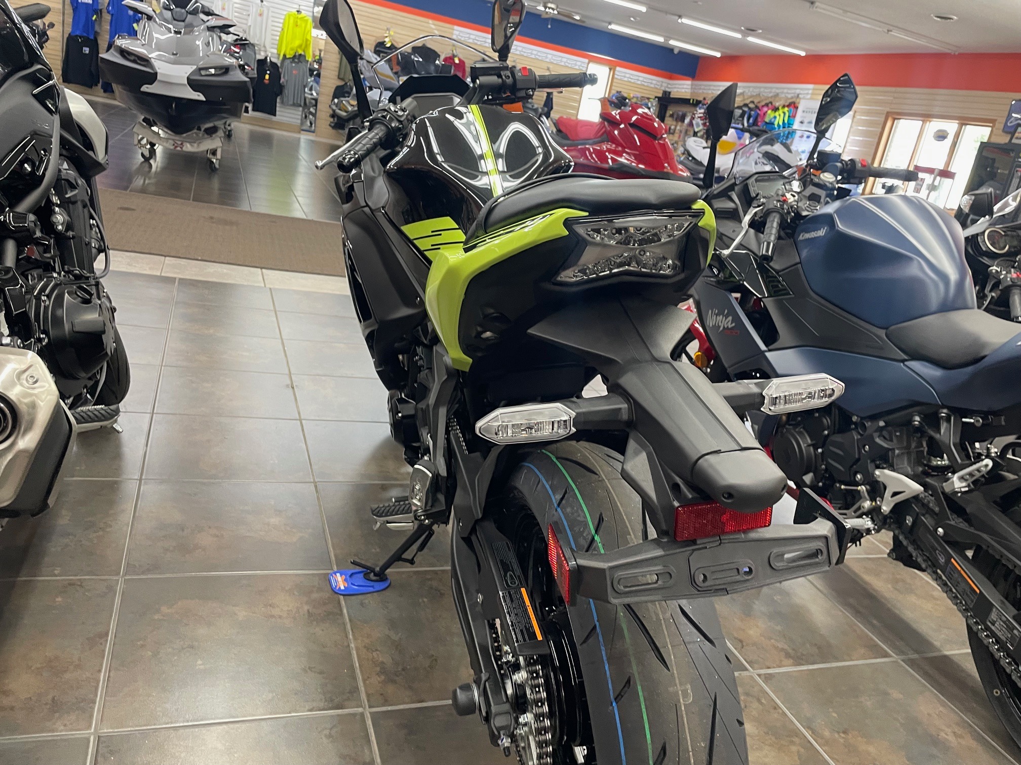 2026 Kawasaki Ninja® 650 ABS 6