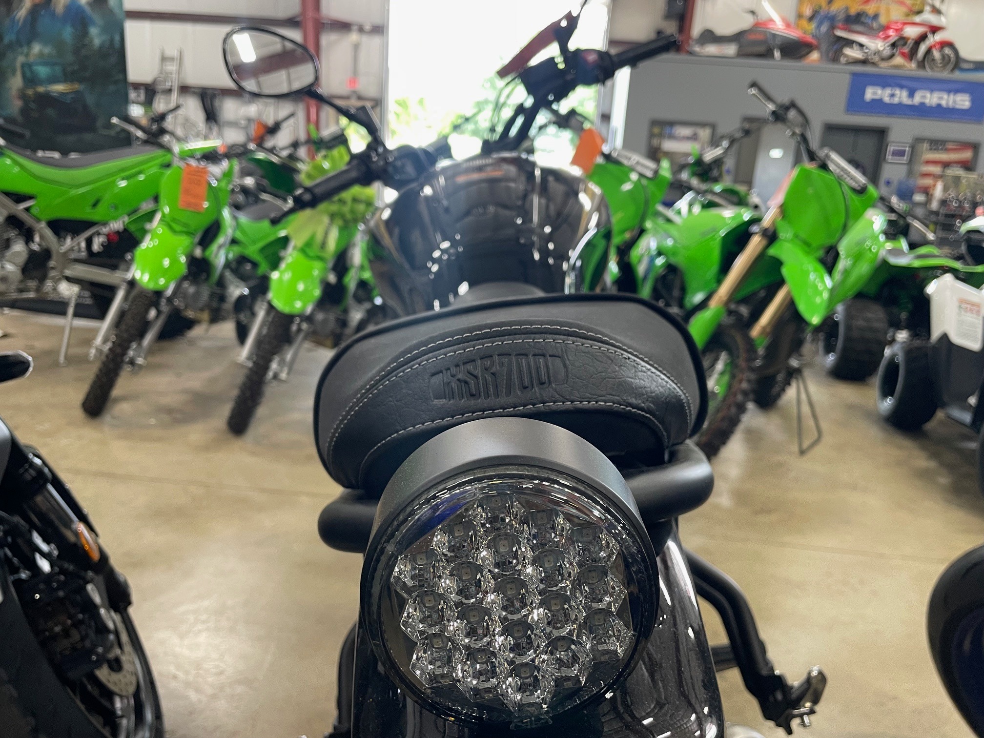 2025 Yamaha XSR700 4