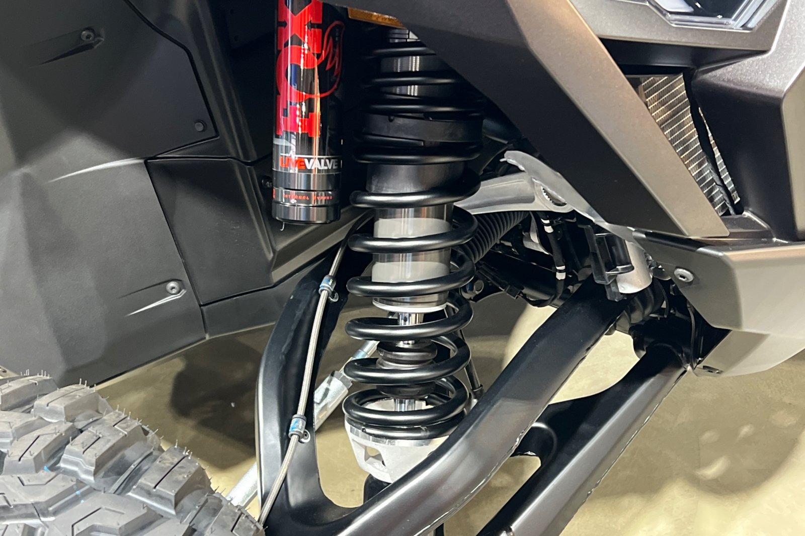 2026 Polaris RZR Pro R Ultimate 8