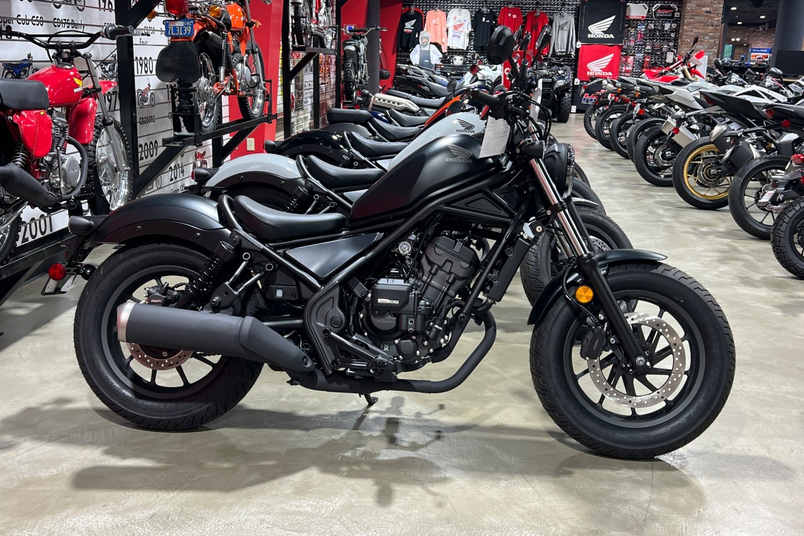 2026 Honda Rebel 300 E-Clutch 2
