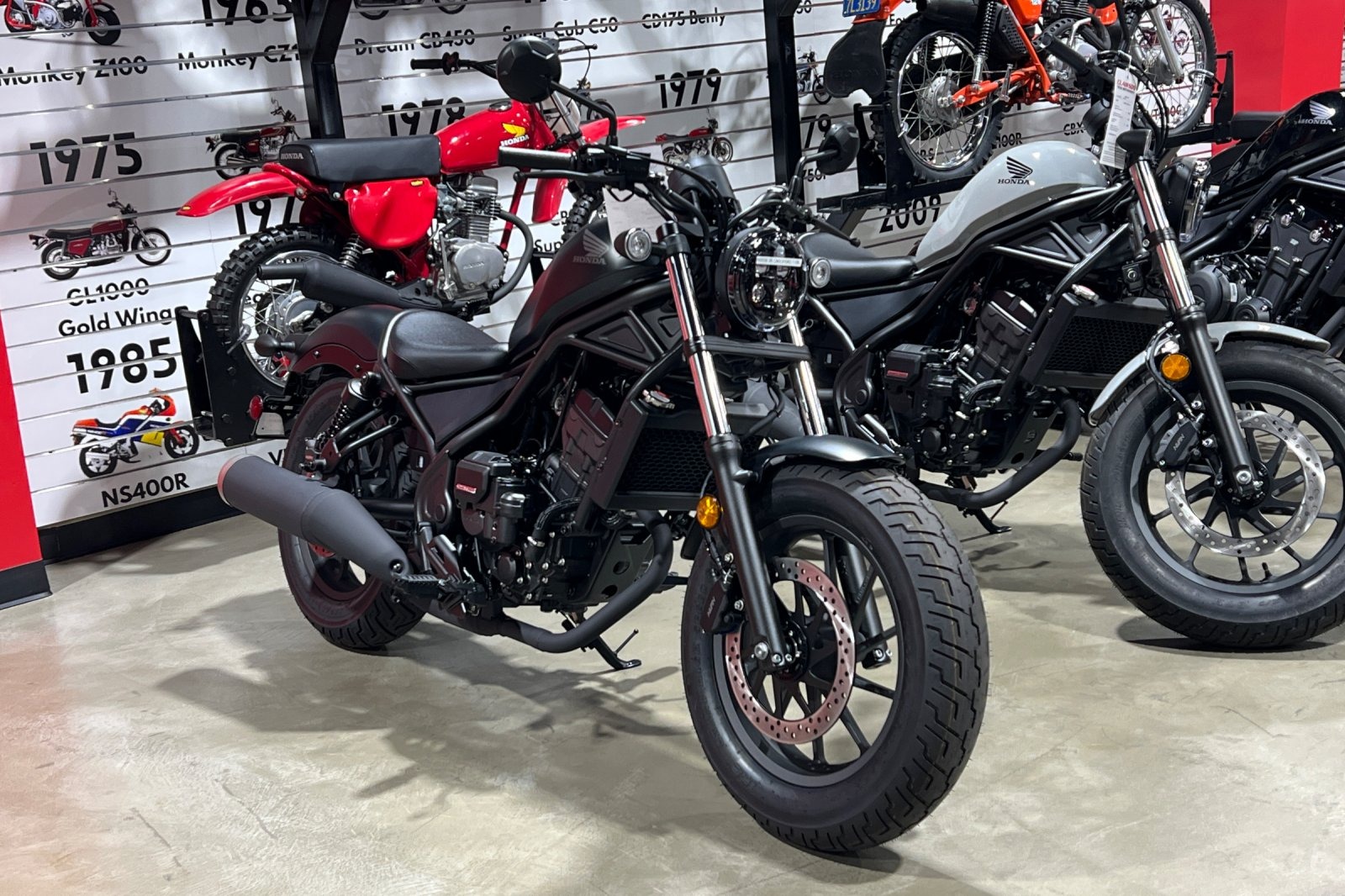 2026 Honda Rebel 300 E-Clutch 3