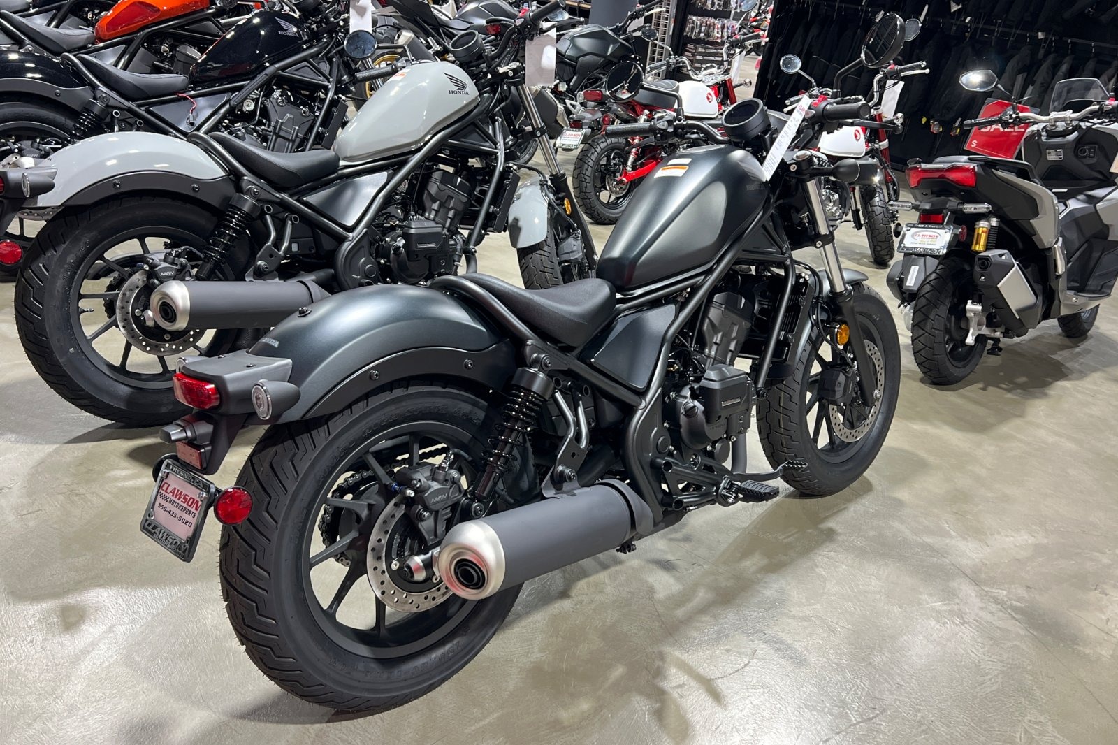 2026 Honda Rebel 300 E-Clutch 4