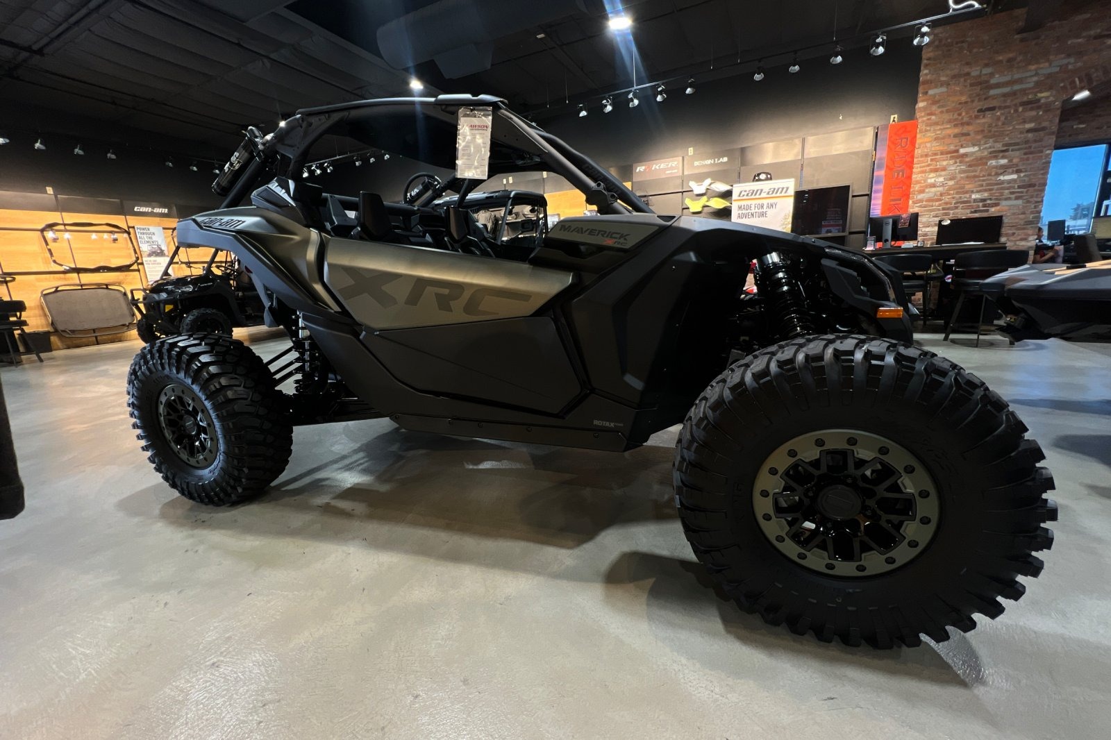 2026 Can-Am™ Maverick X3 X RC TURBO RR 72 2