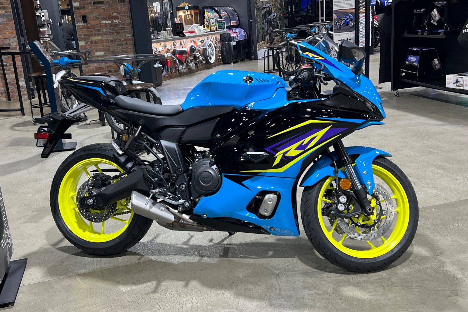 New 2026 Yamaha YZF-R7, Fresno CA | Specs, Price, Photos | Breaker