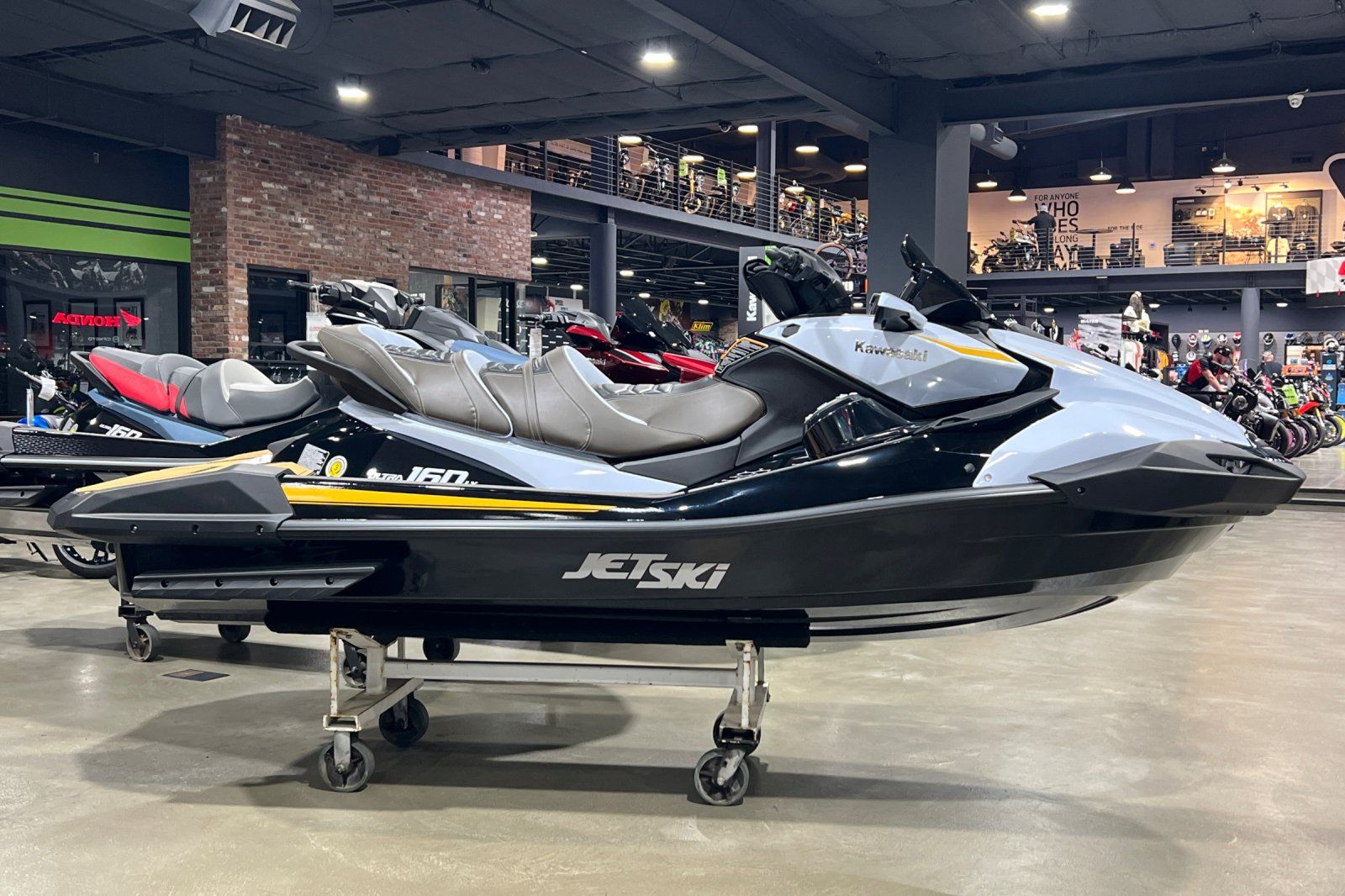 2026 Kawasaki Jet Ski® Ultra® 160LX 2