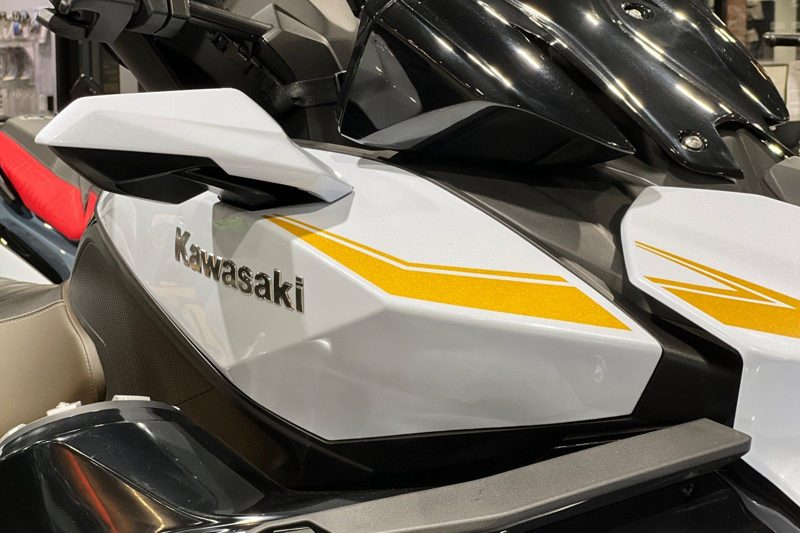 2026 Kawasaki Jet Ski® Ultra® 160LX 6