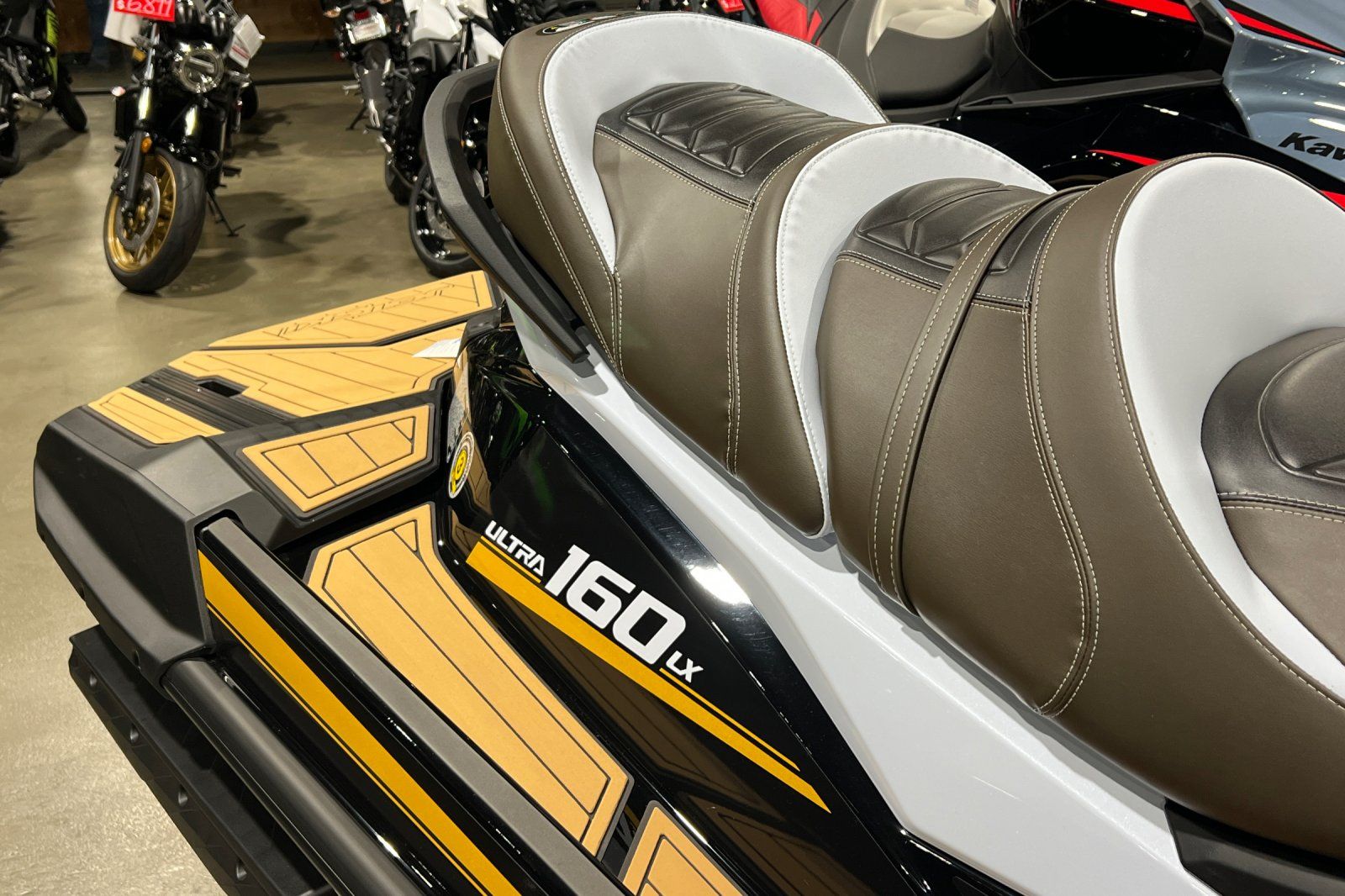 2026 Kawasaki Jet Ski® Ultra® 160LX 11