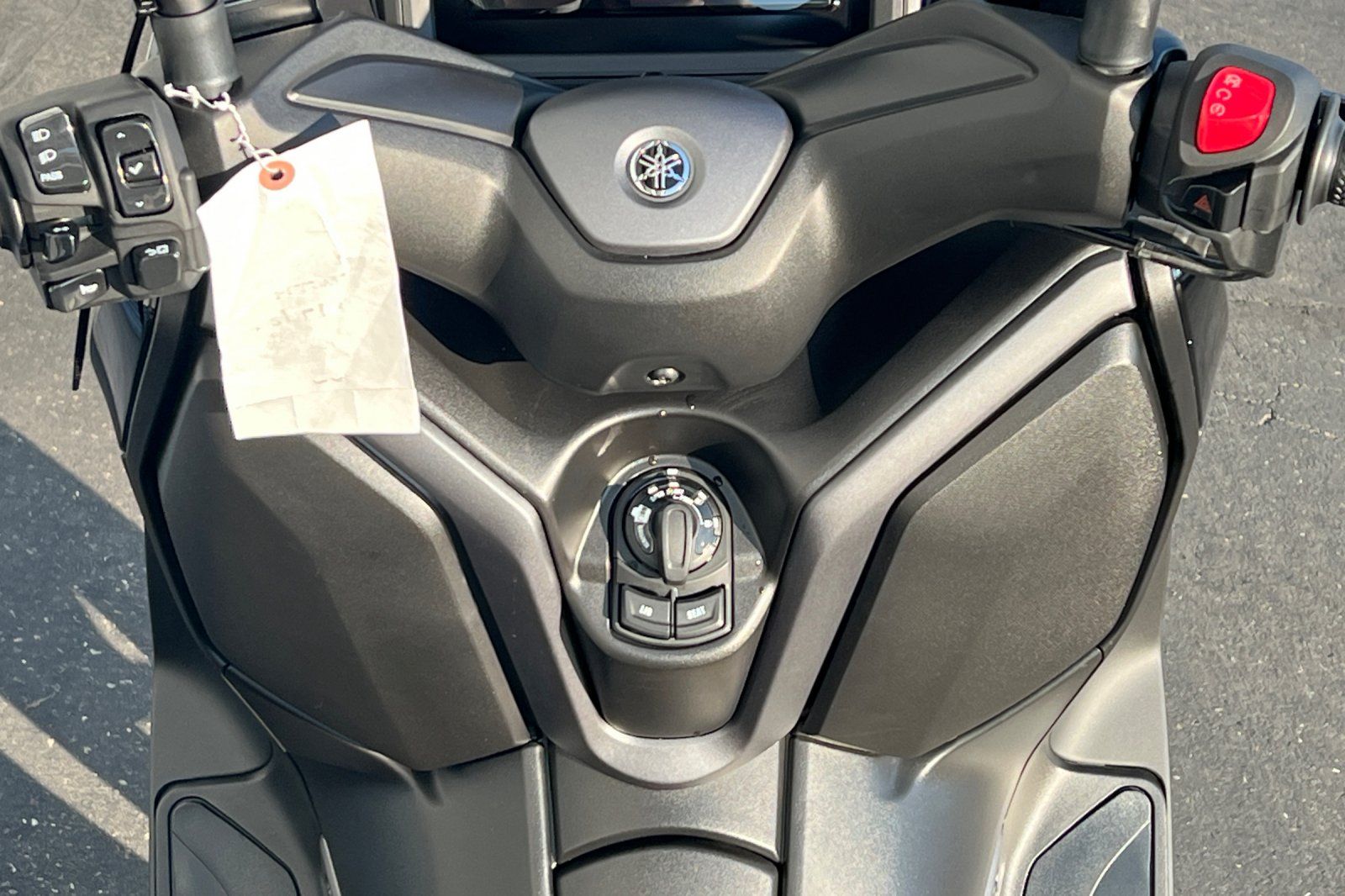 2025 Yamaha XMAX 9