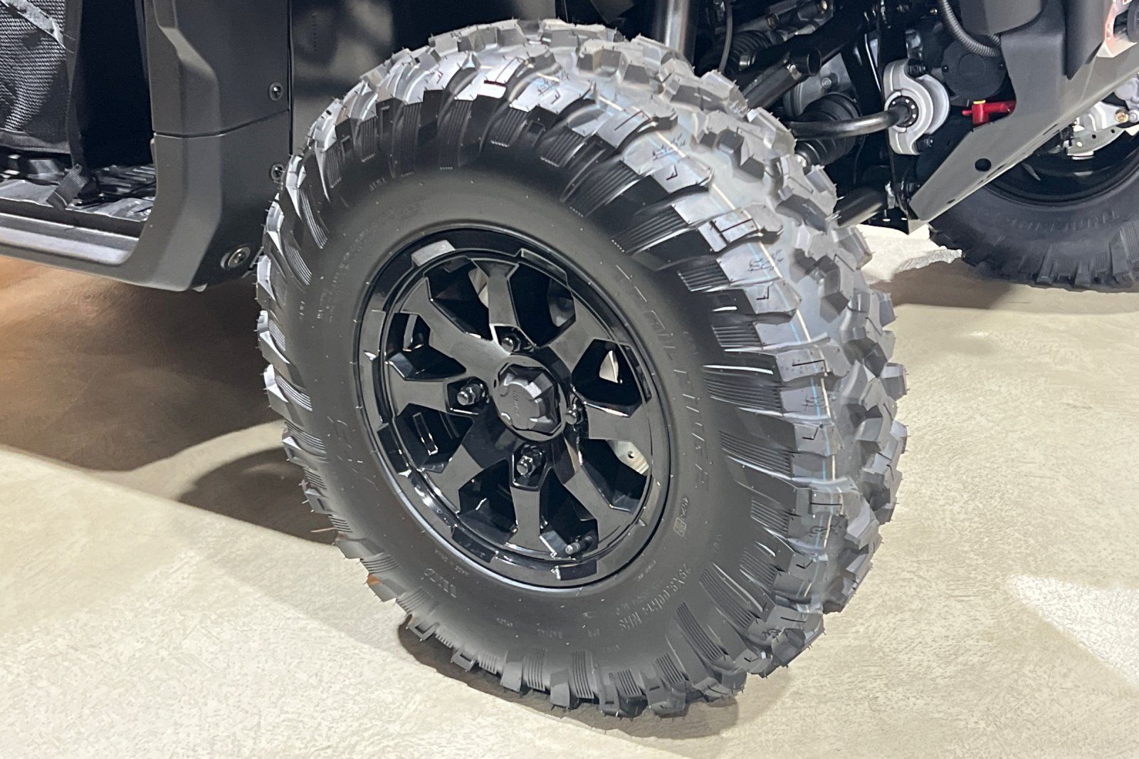 2026 Can-Am™ Defender XT HD11 with 10.25 in. touchscreen displa 9