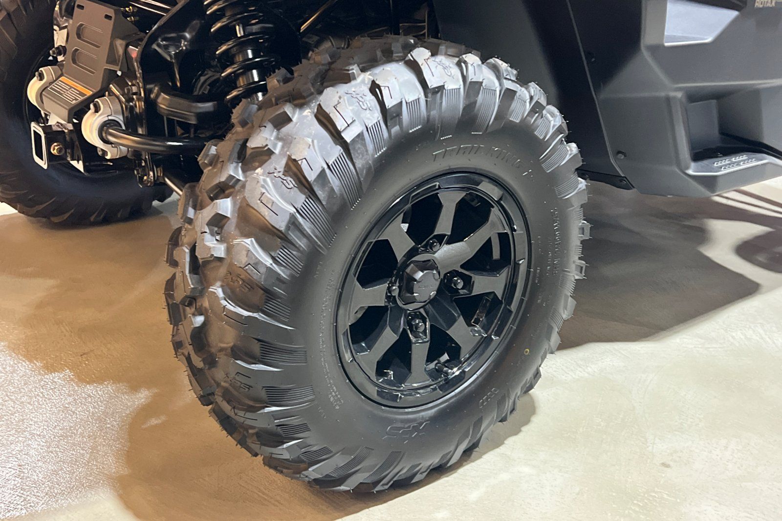 2026 Can-Am™ Defender XT HD11 with 10.25 in. touchscreen displa 12