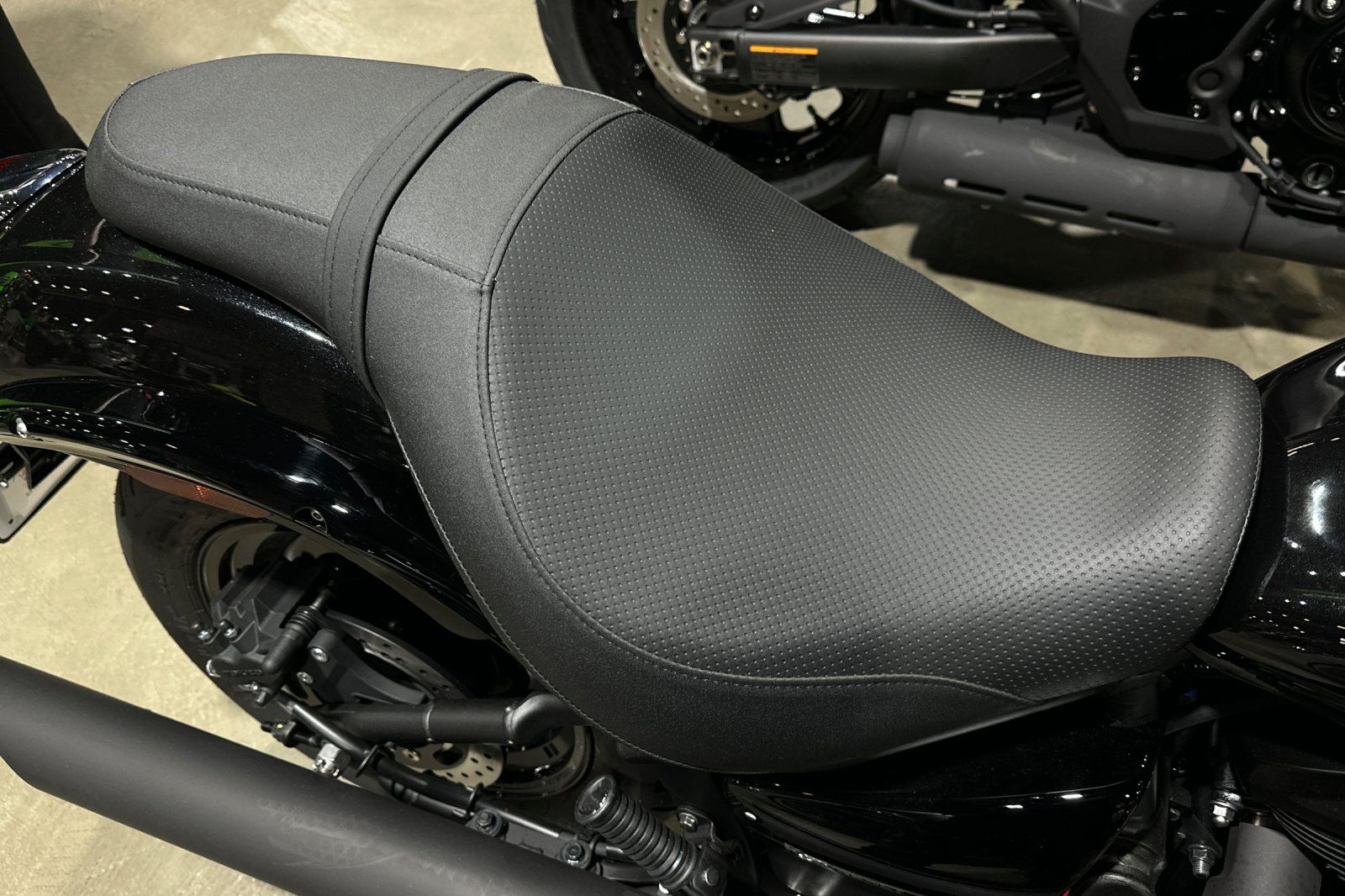2026 Kawasaki Vulcan® 900 Custom 8