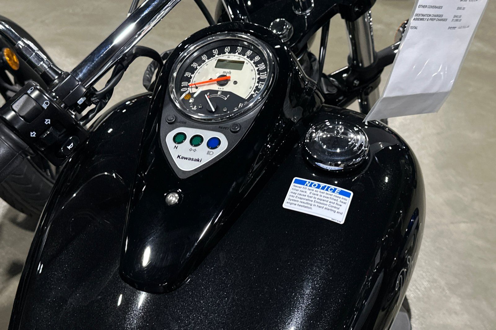 2026 Kawasaki Vulcan® 900 Custom 9