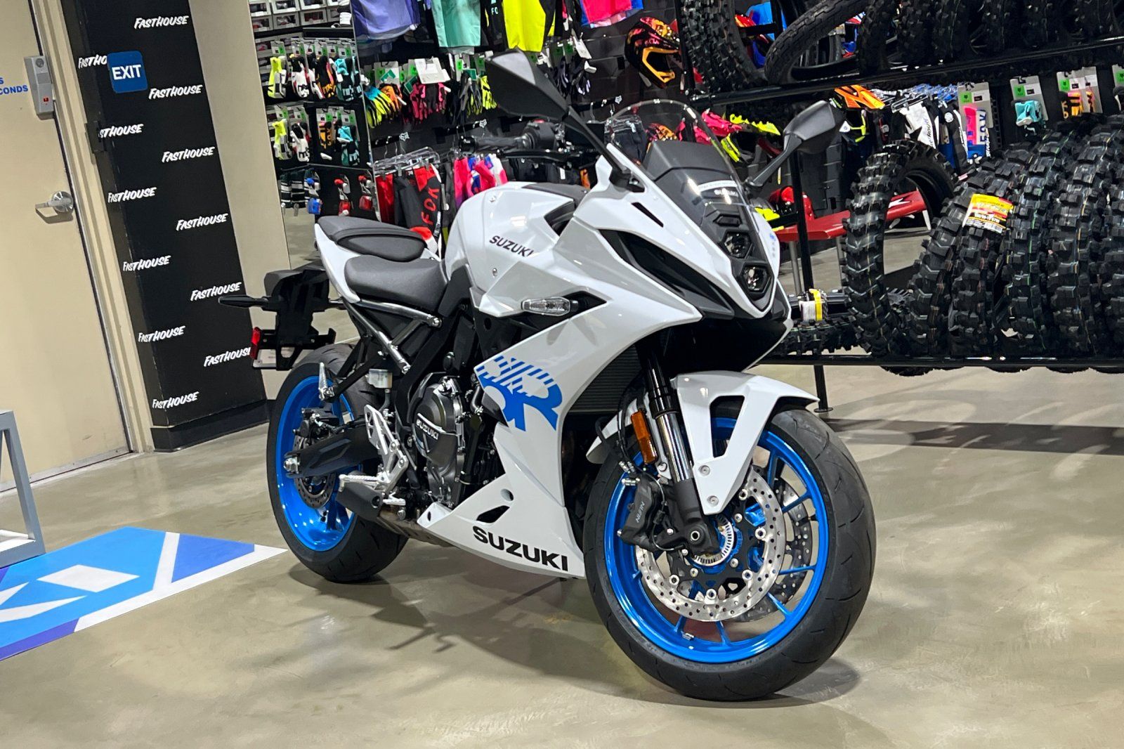 New 2026 Suzuki GSX-8R, Fresno CA | Specs, Price, Photos | Pearl