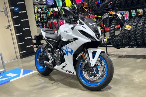 New 2026 Suzuki GSX-8R, Fresno CA | Specs, Price, Photos | Pearl