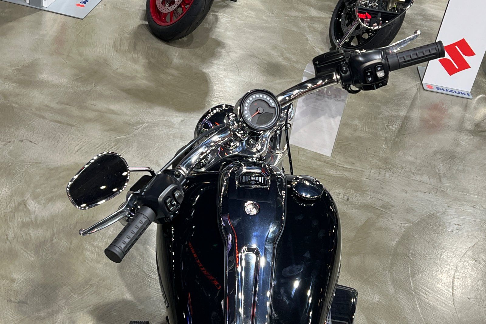 2025 Harley-Davidson Breakout® 11