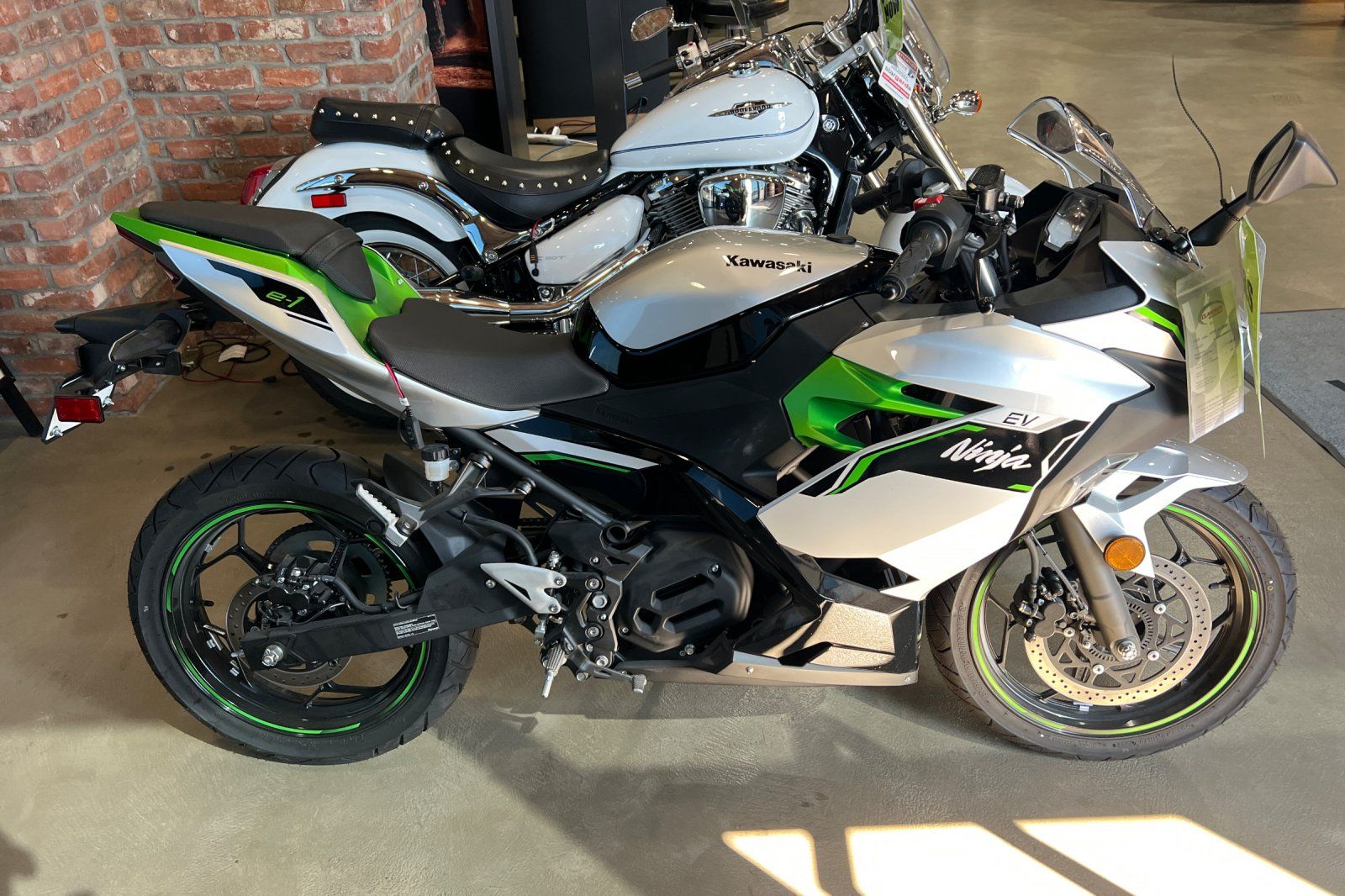 2024 Kawasaki Ninja e-1 ABS 2