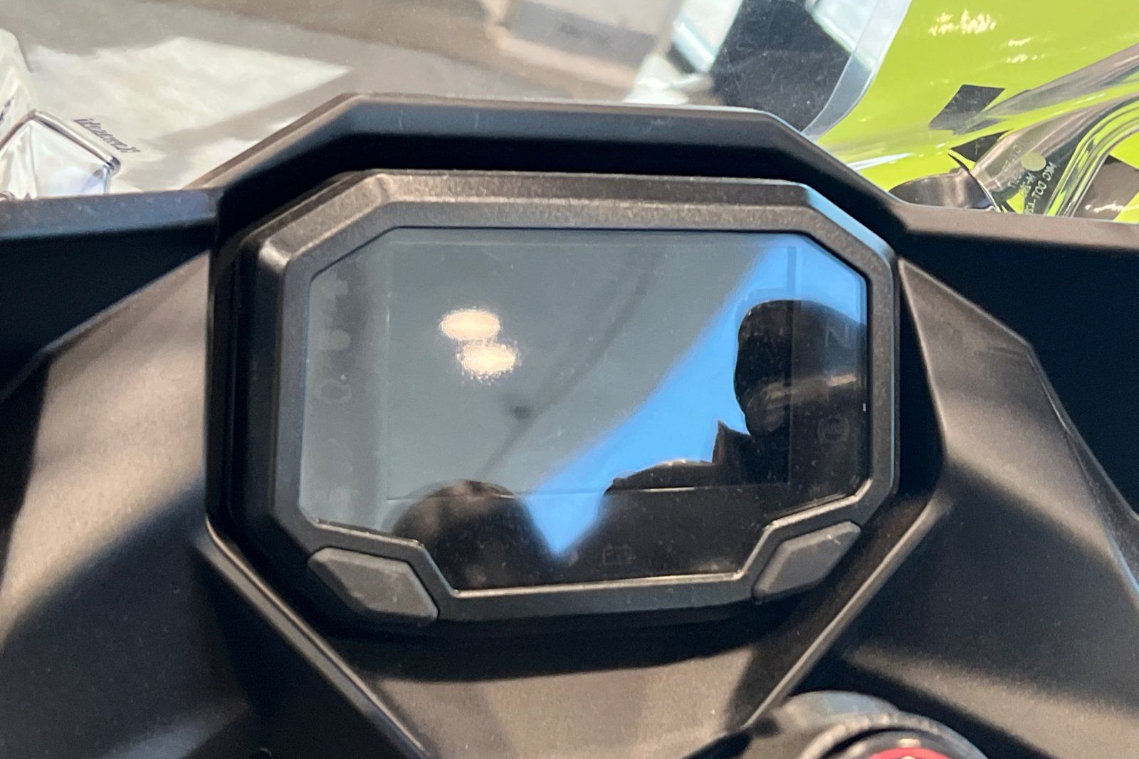 2024 Kawasaki Ninja e-1 ABS 11