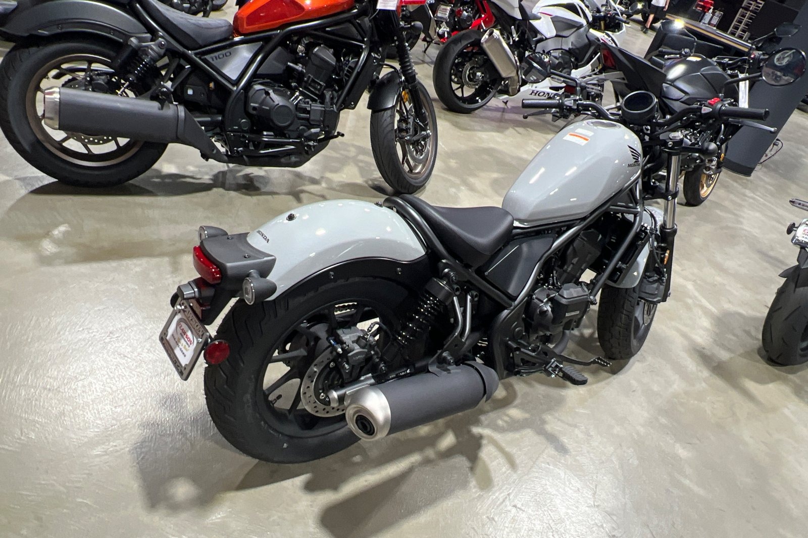 2026 Honda Rebel 300 E-Clutch 4
