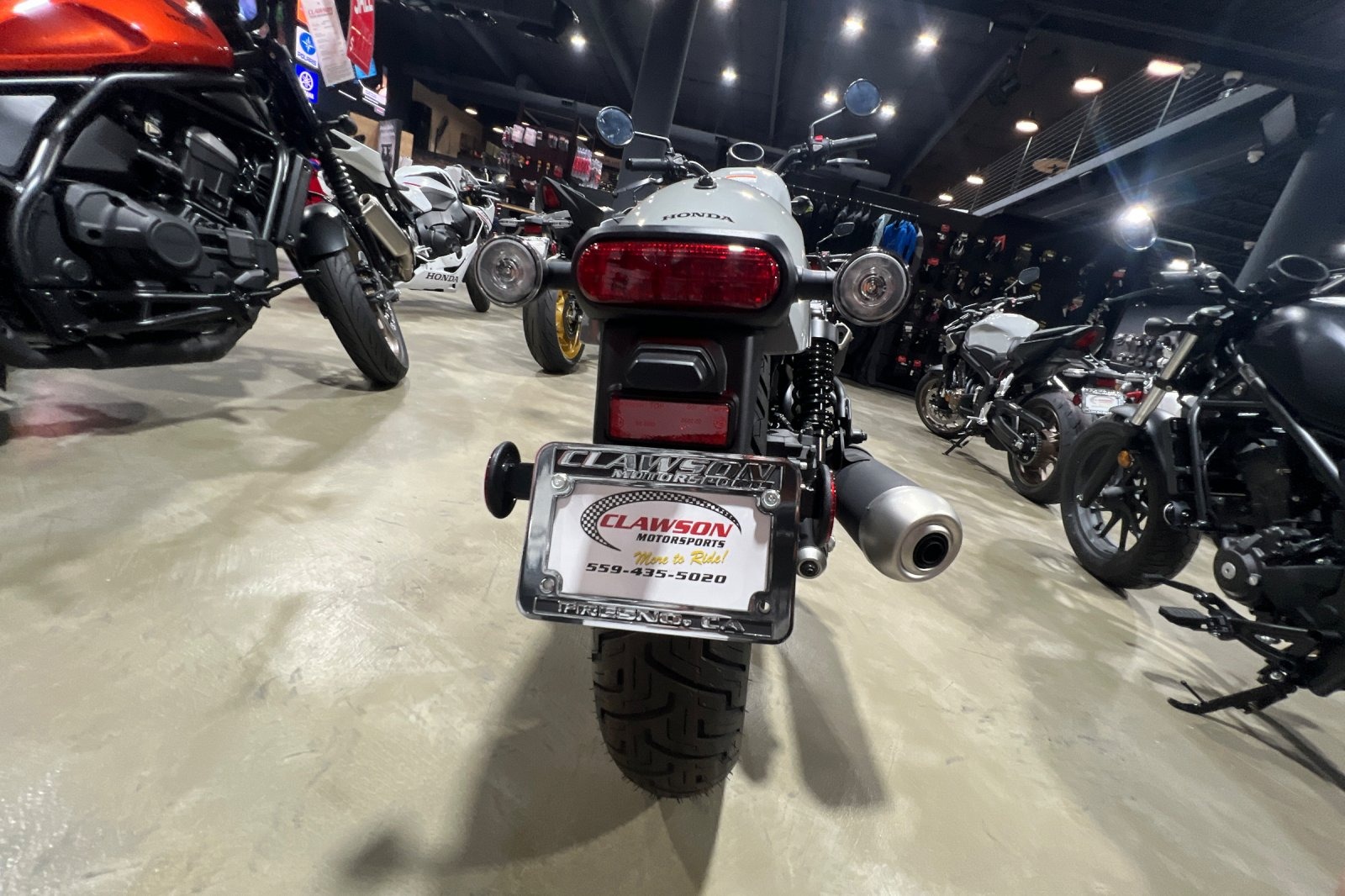 2026 Honda Rebel 300 E-Clutch 5