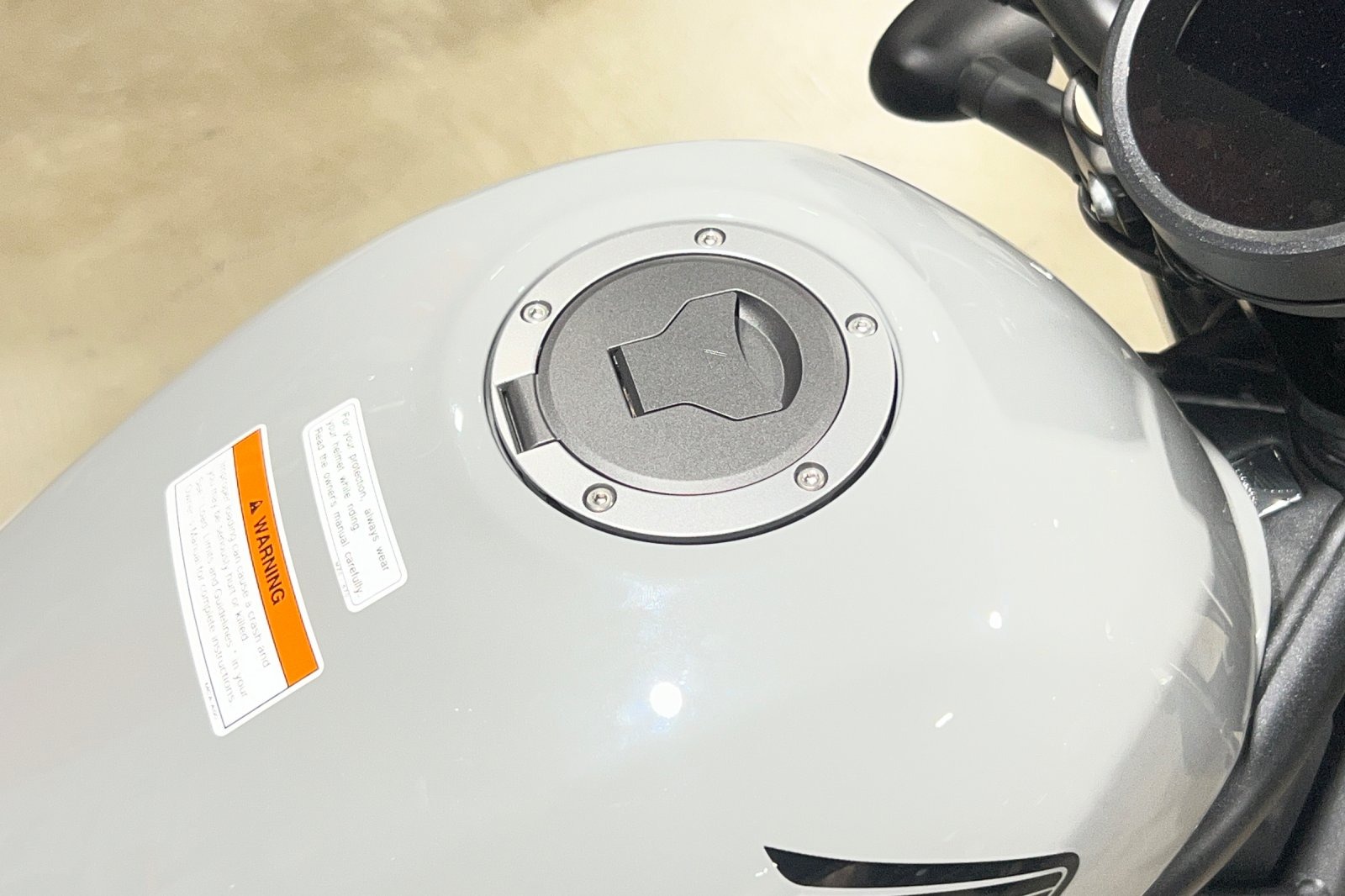 2026 Honda Rebel 300 E-Clutch 8