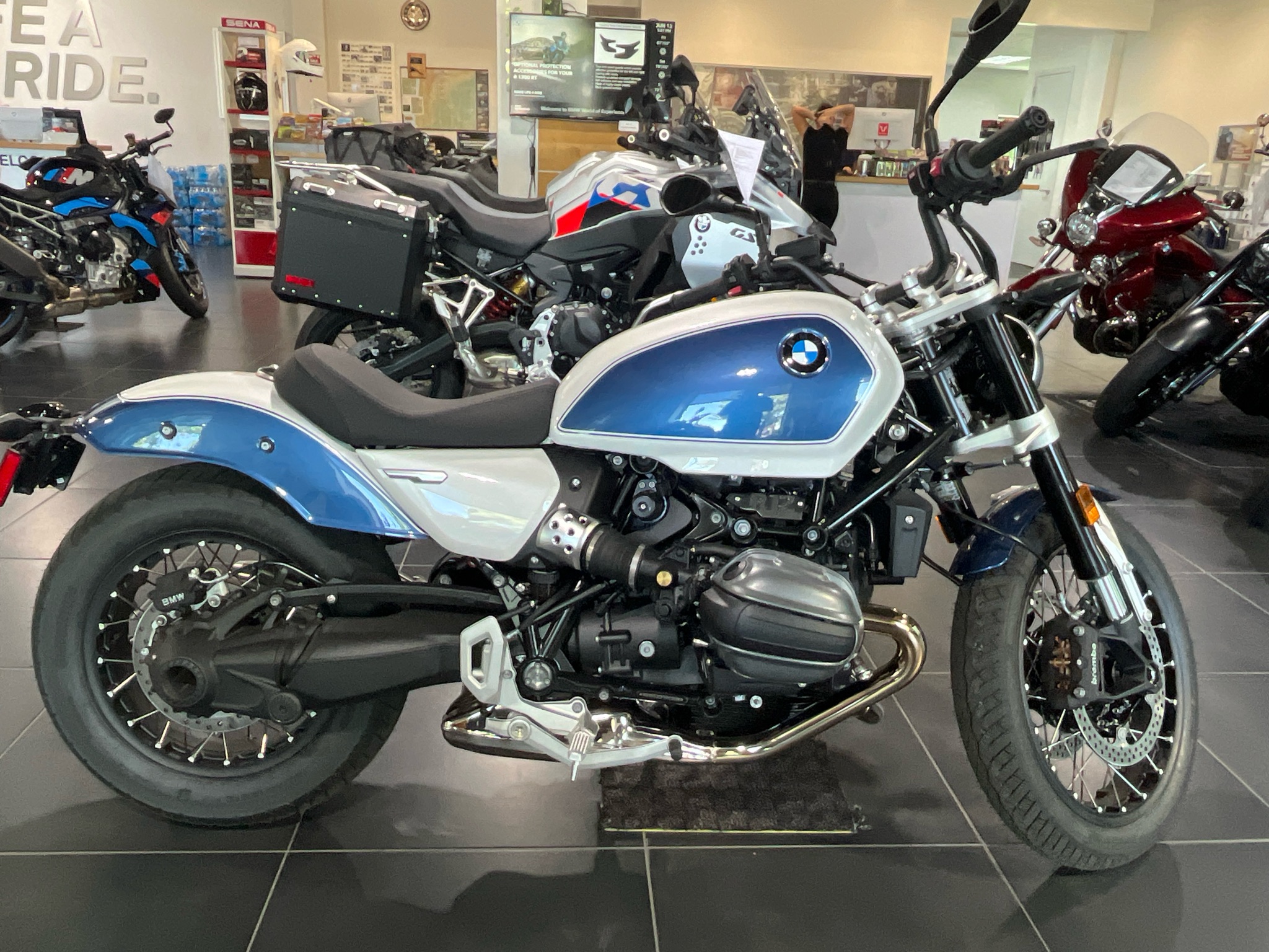 2026 BMW R 12