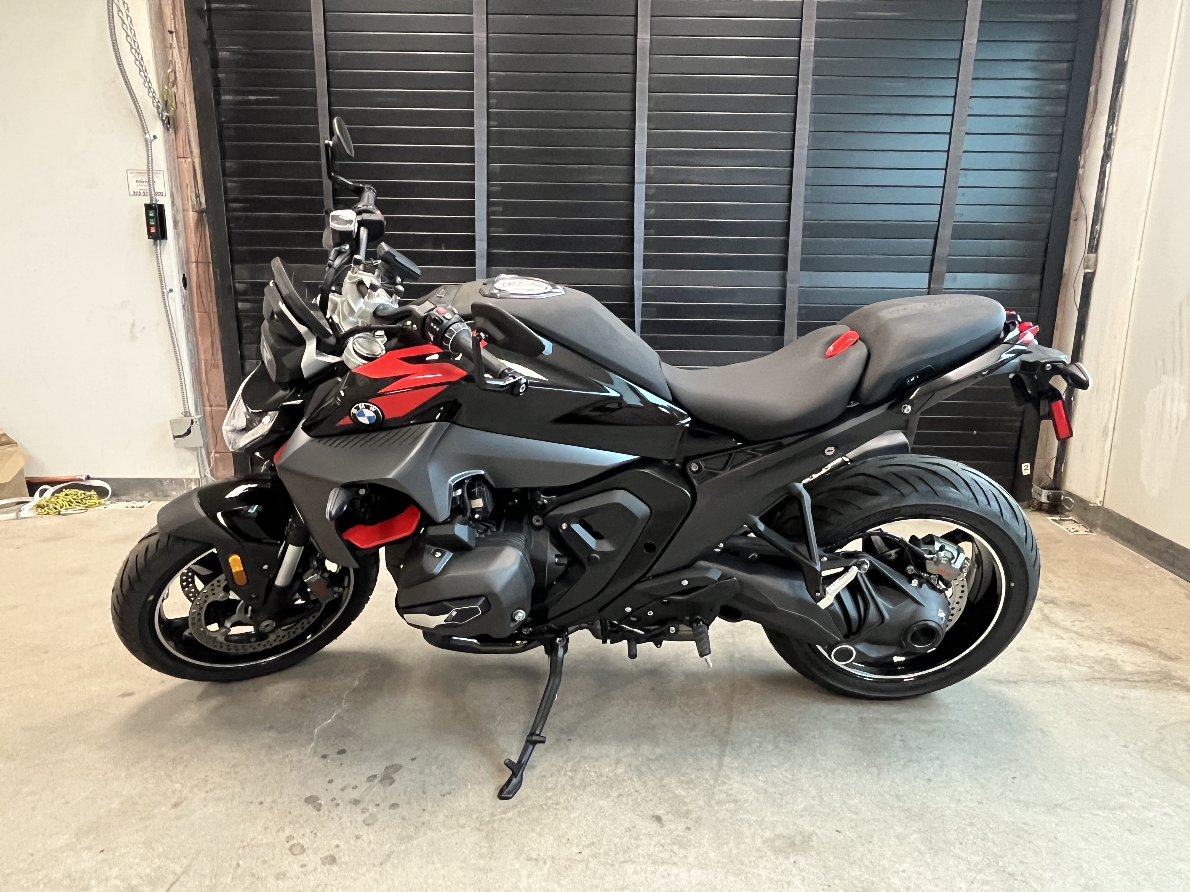 2026 BMW R 1300 R