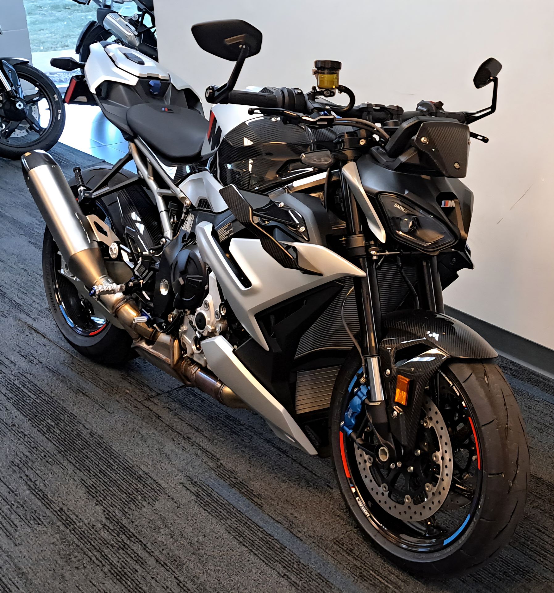2026 BMW M1000R 3