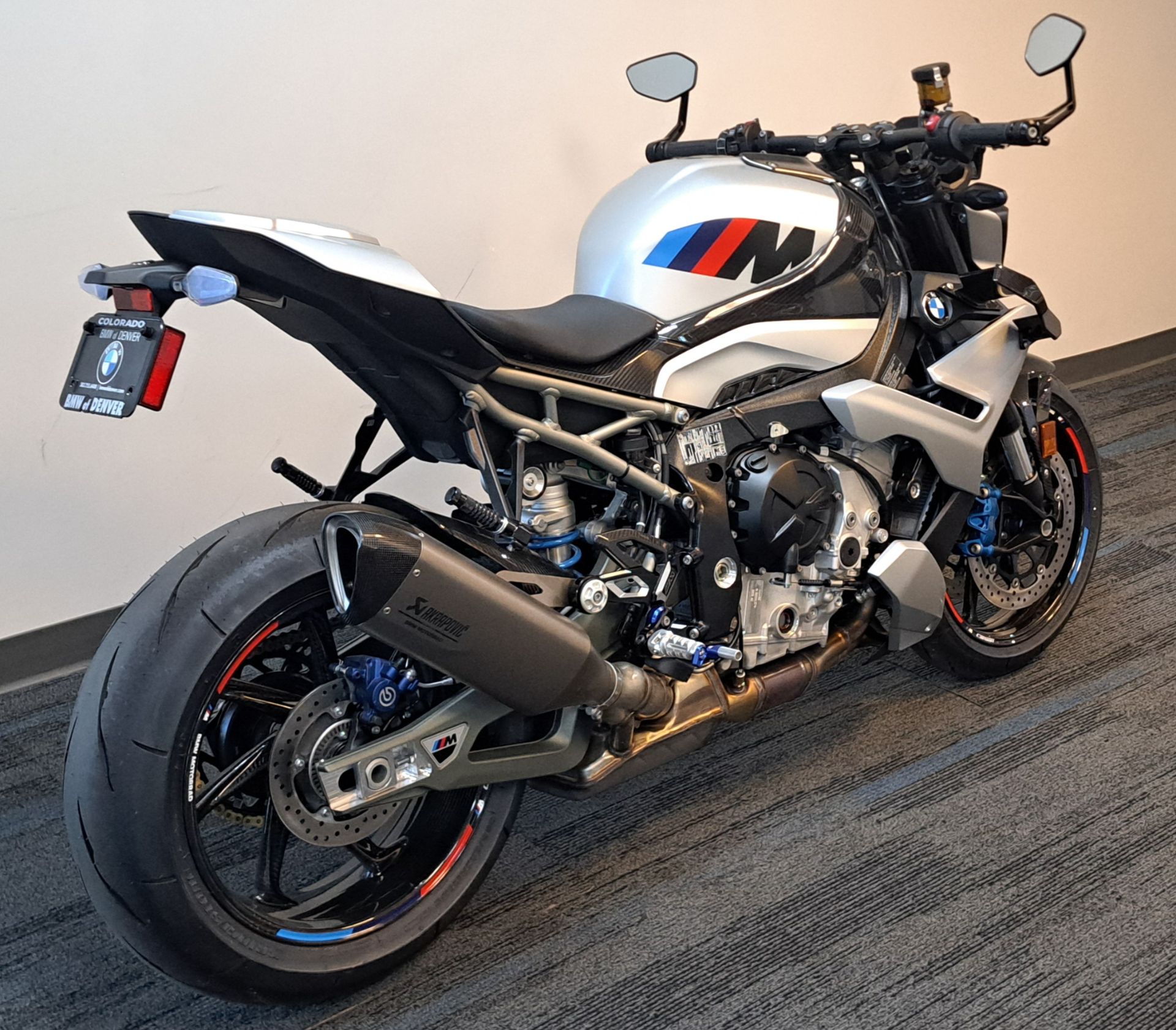 2026 BMW M1000R 4