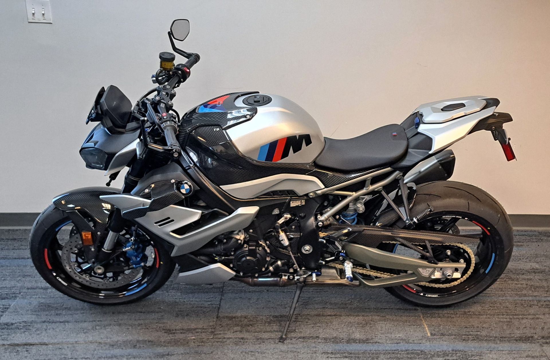 2026 BMW M1000R 5